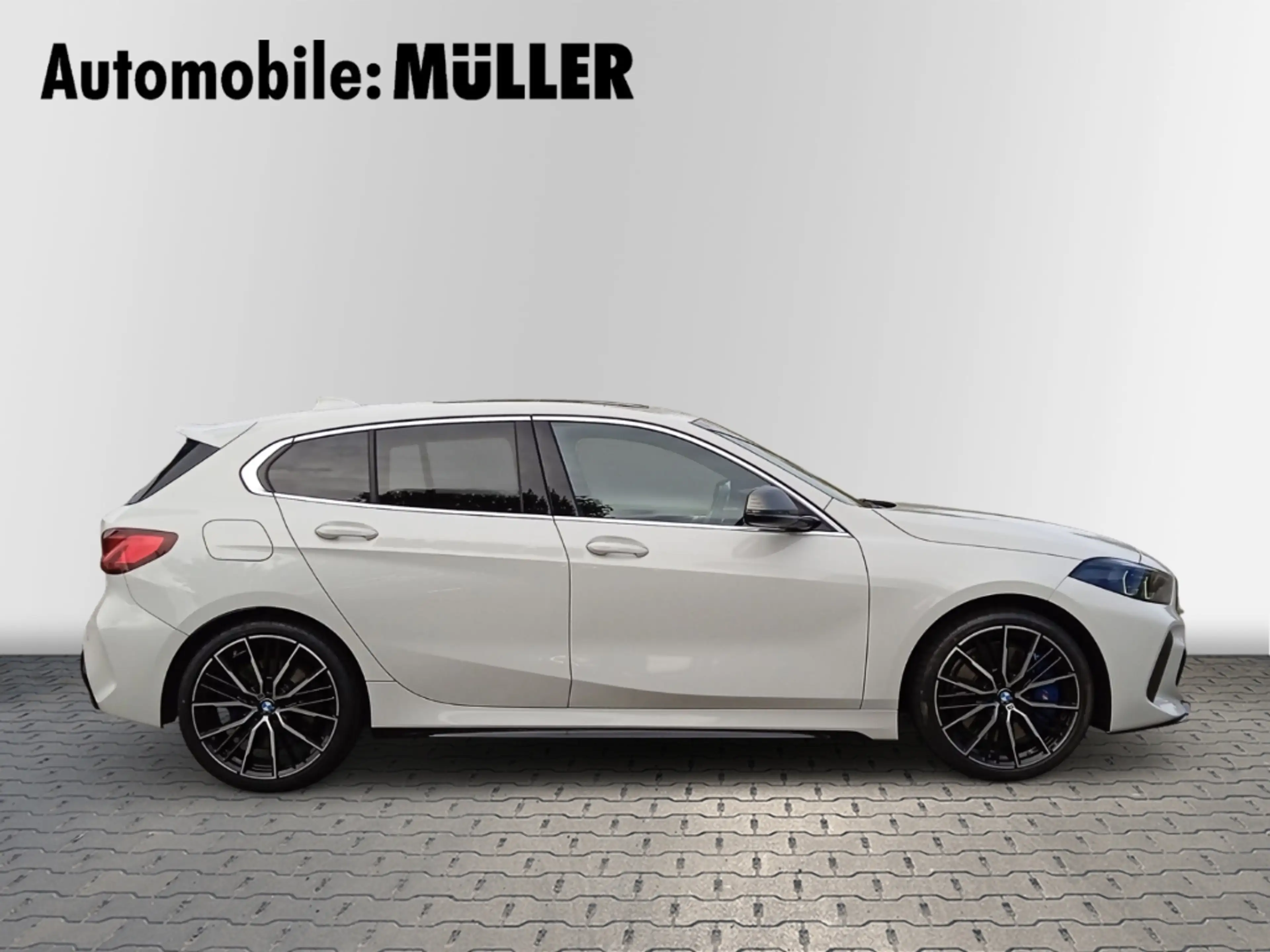 BMW 135 i xDrive Sportaut. Glasdach LED Komfortzug. Fernli — photo 4