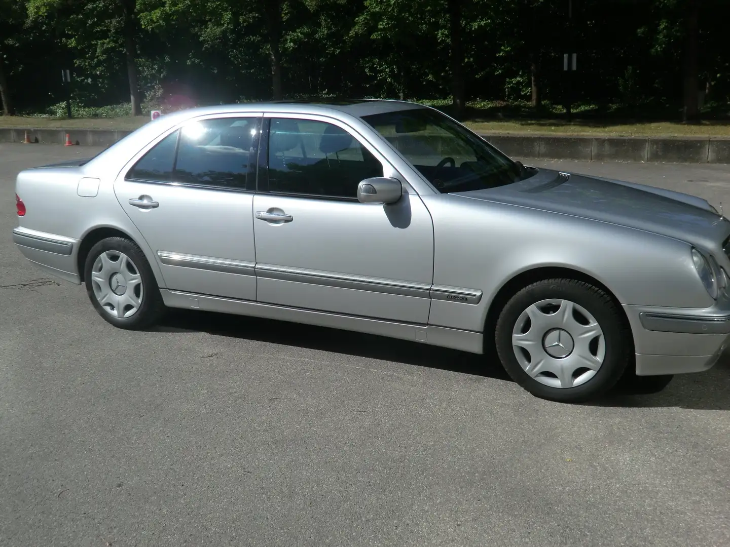 Mercedes-Benz E 320 Elegance Argent - 1