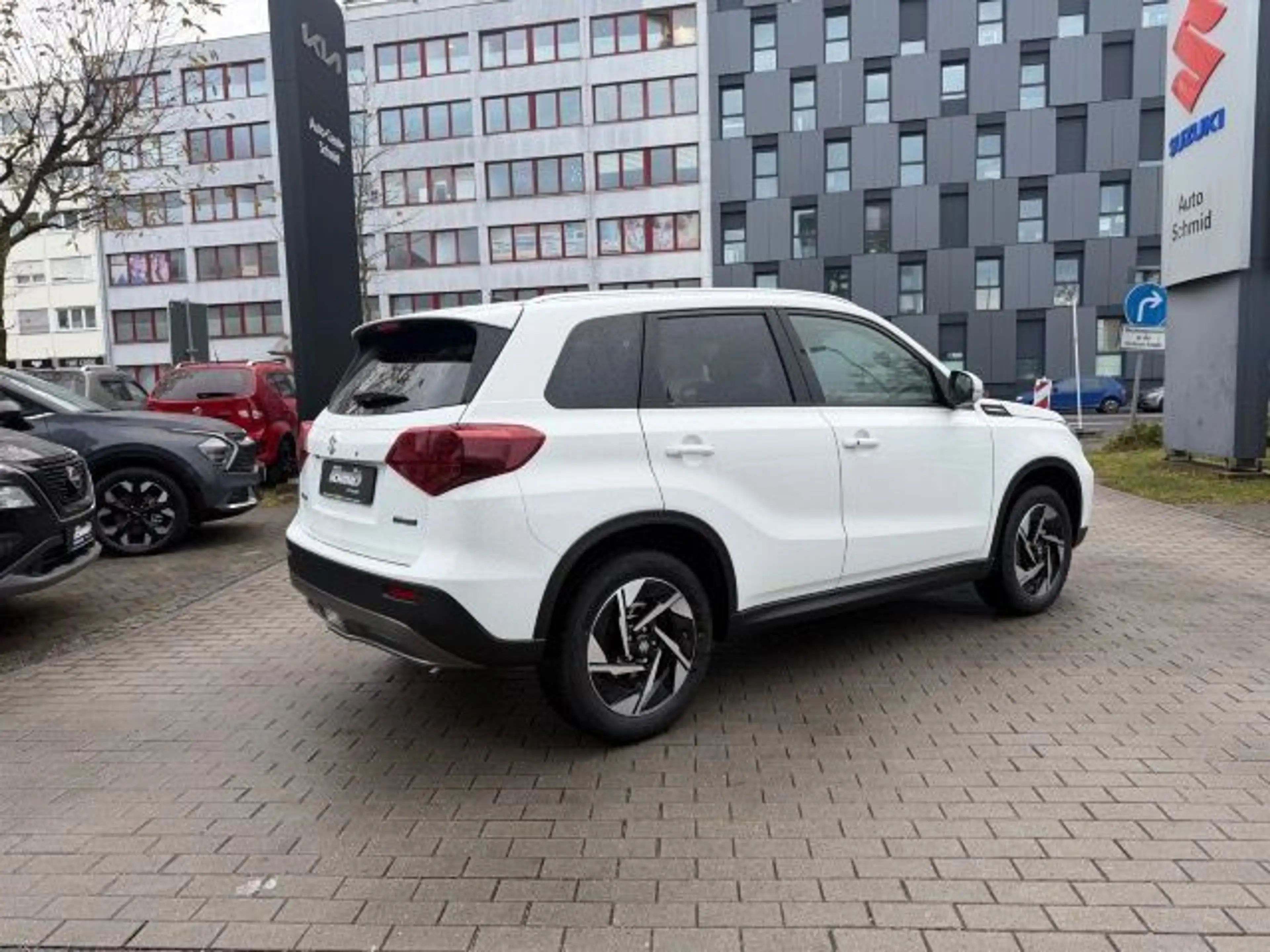 Suzuki Vitara VITARA 1.4 BOOSTERJET HYBRID ALLRAD 6AT COMFORT+ — photo 6