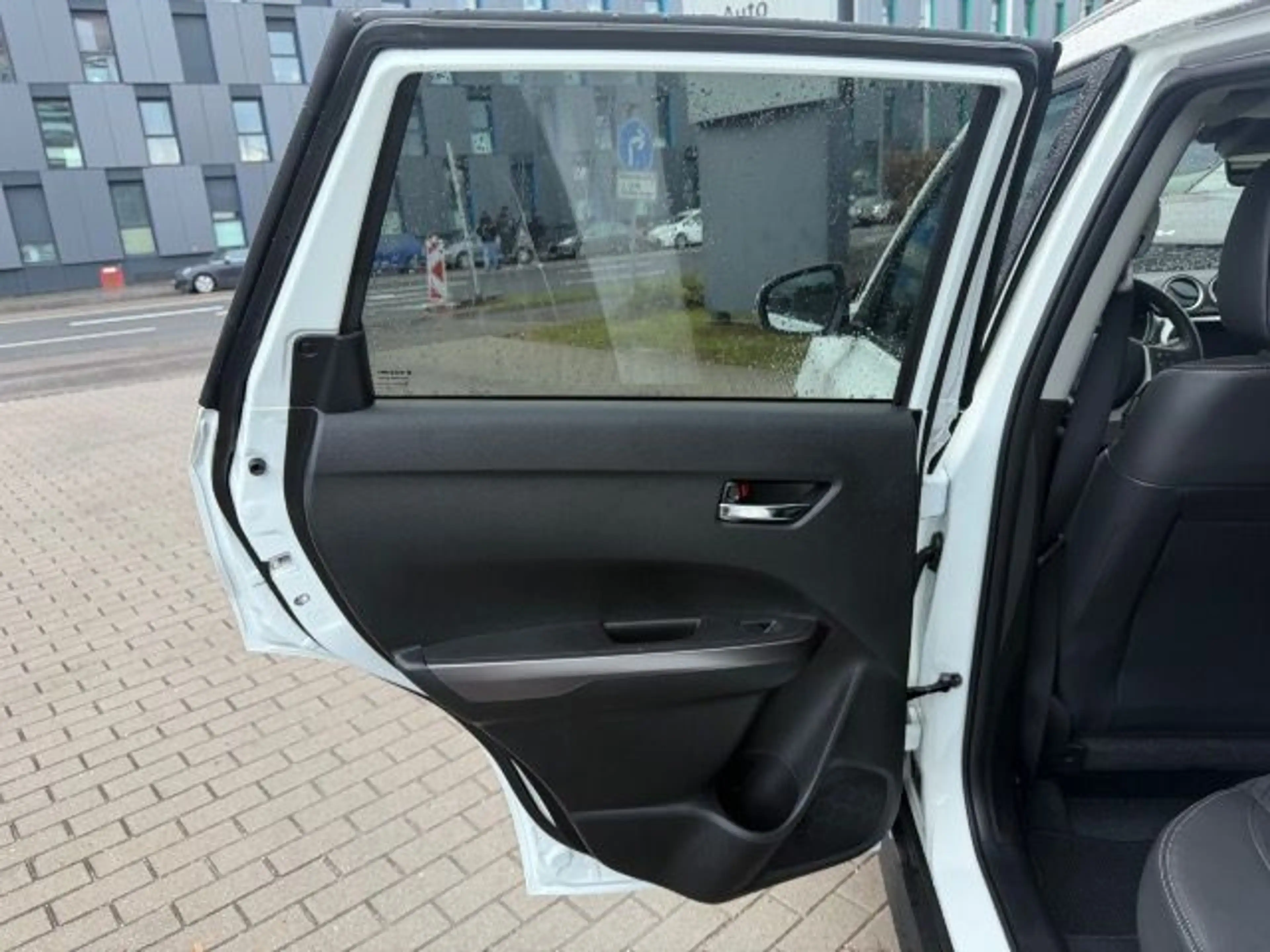 Suzuki Vitara VITARA 1.4 BOOSTERJET HYBRID ALLRAD 6AT COMFORT+ — photo 18