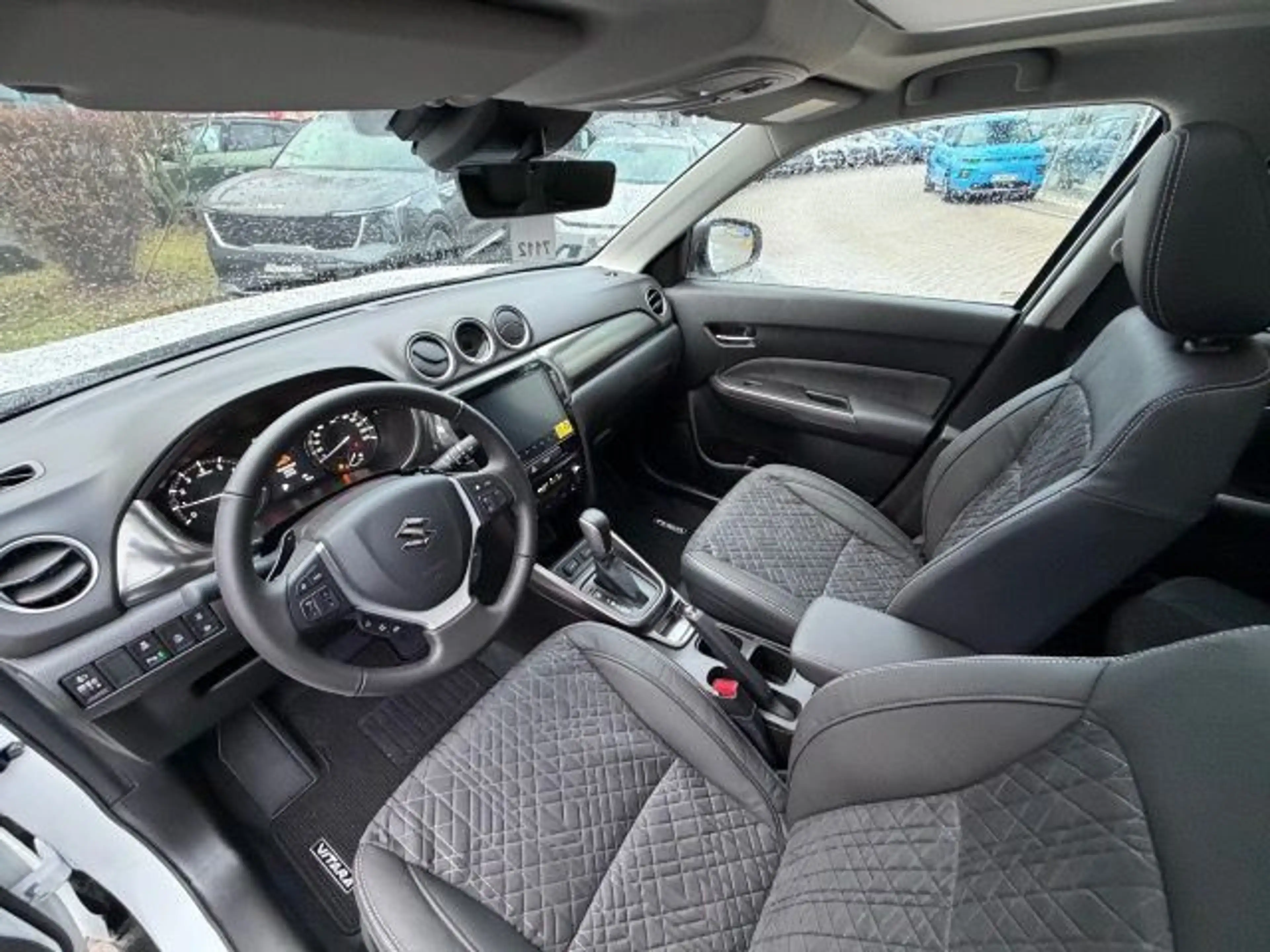 Suzuki Vitara VITARA 1.4 BOOSTERJET HYBRID ALLRAD 6AT COMFORT+ — photo 17