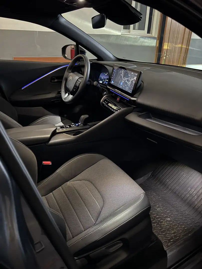 Toyota C-HR 220PH Spirit - 2