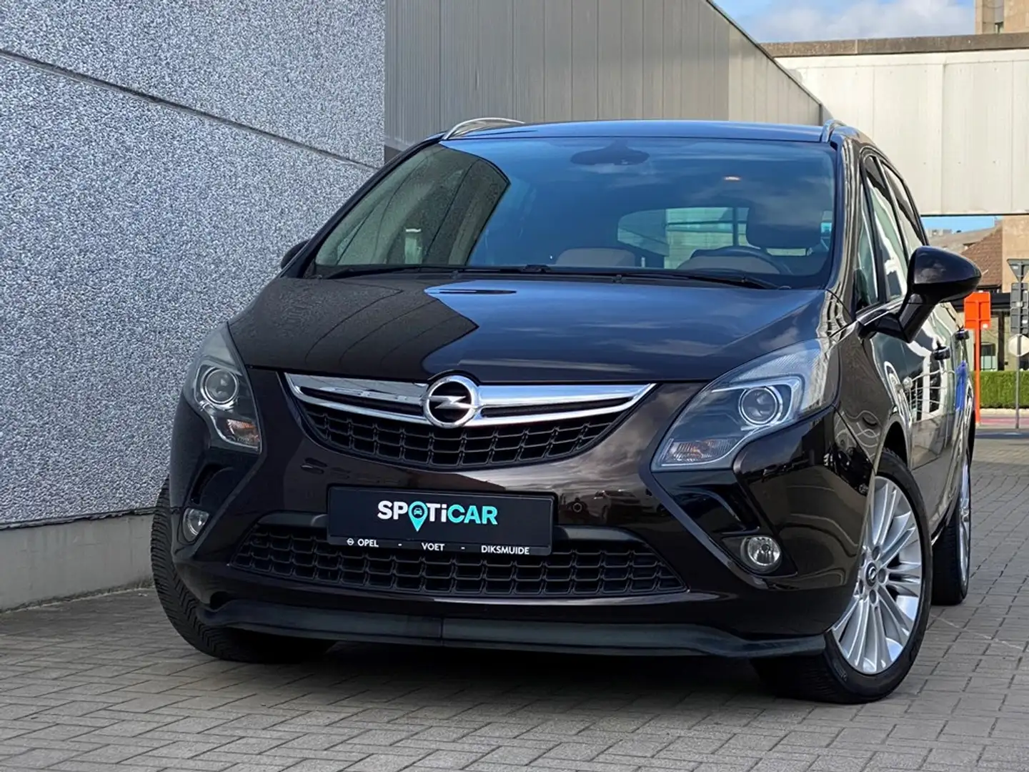 Opel Zafira Tourer 1.6TD 136PK COSMO GPS/TREKHAAK/PARKPILOT smeđa - 1