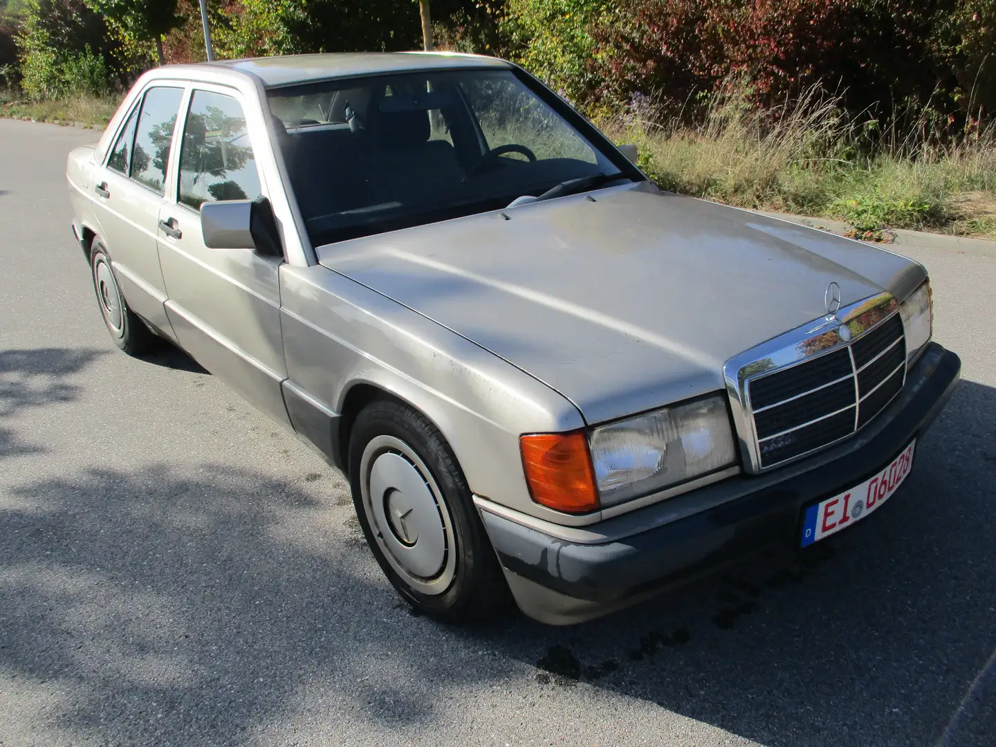 Mercedes-Benz 190 TÜV NEU Zilver - 1