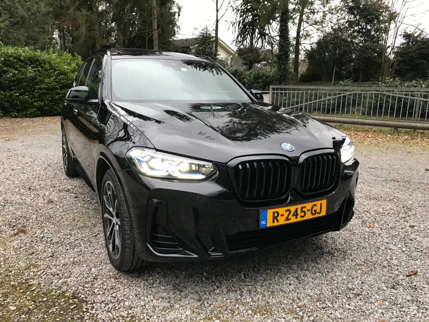 BMW X3 30e High Executive/M-pakket/panorama/head-up Zwart - 2