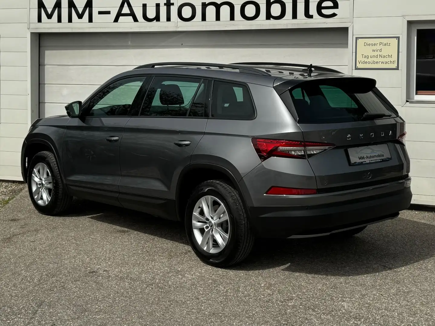 Skoda Kodiaq 2.0 TDI 4x4*MY23*RFK*SHZ*PDC*LED*ACC*uvm Grau - 2