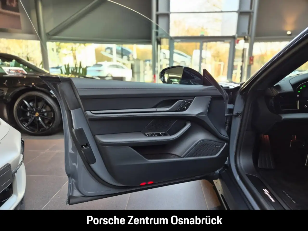 Porsche Taycan Sport Turismo Black Edition 4