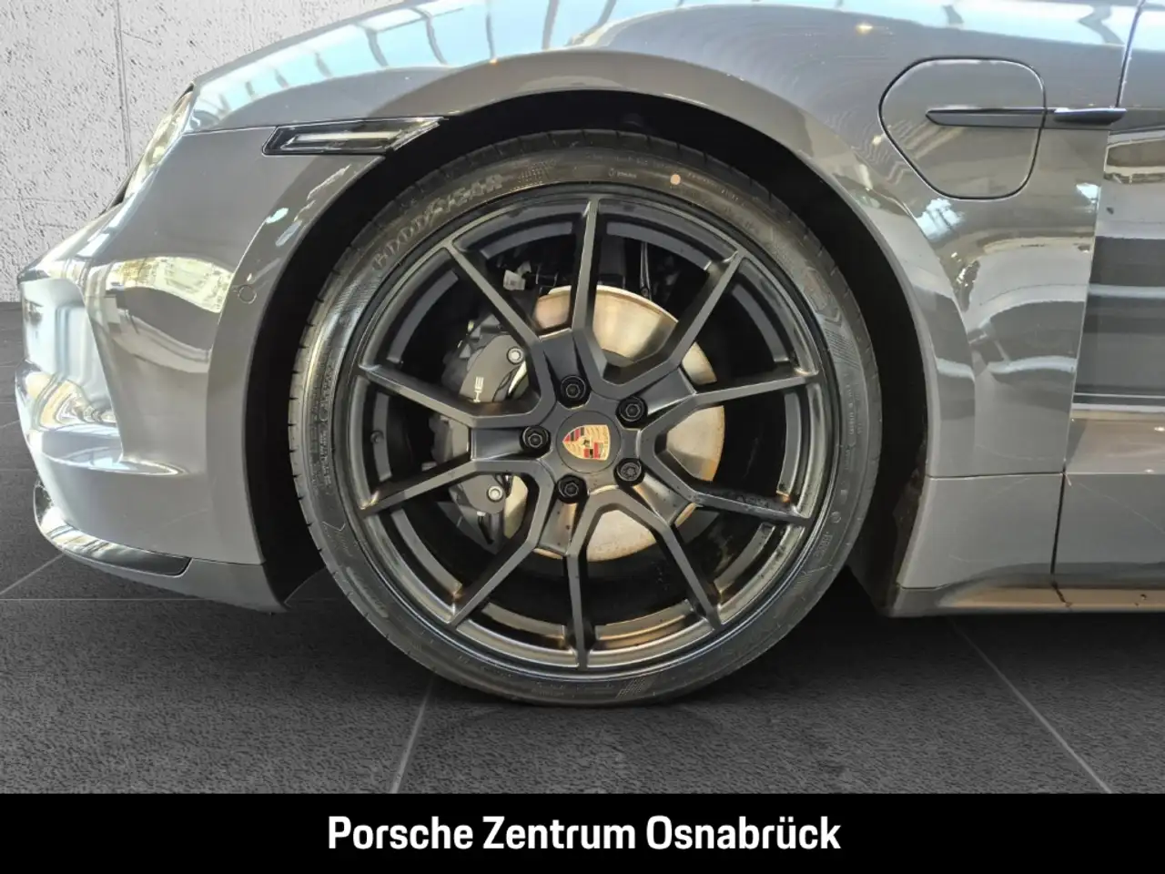 Porsche Taycan Sport Turismo Black Edition 11