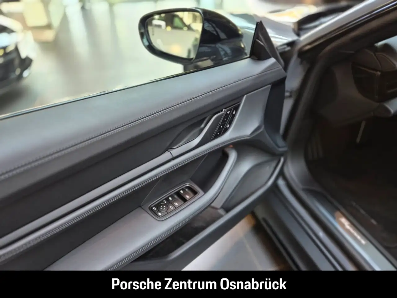 Porsche Taycan Sport Turismo Black Edition 5