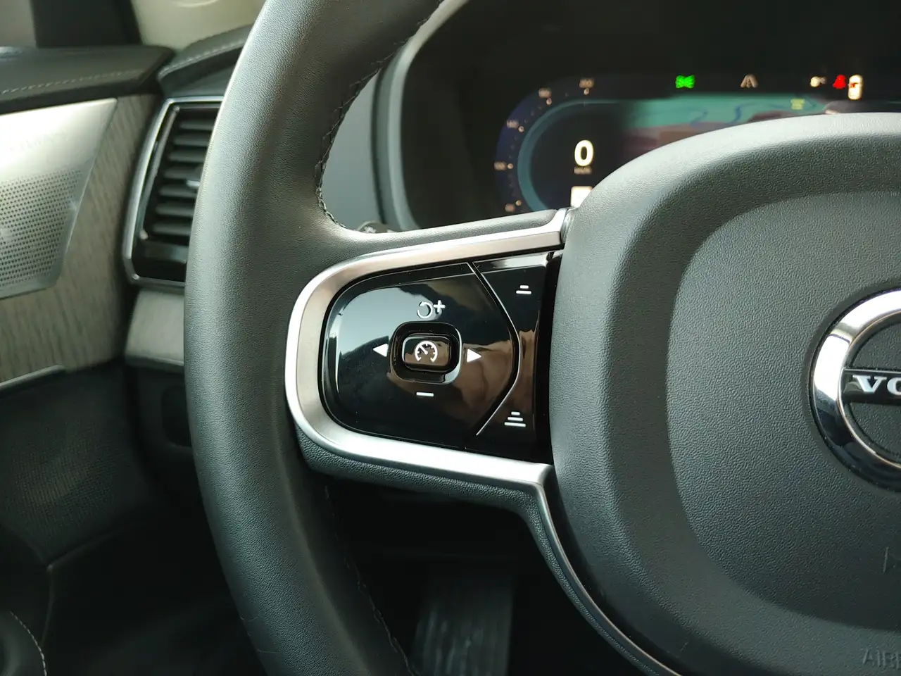 Volvo XC90 снимка Volvo XC90