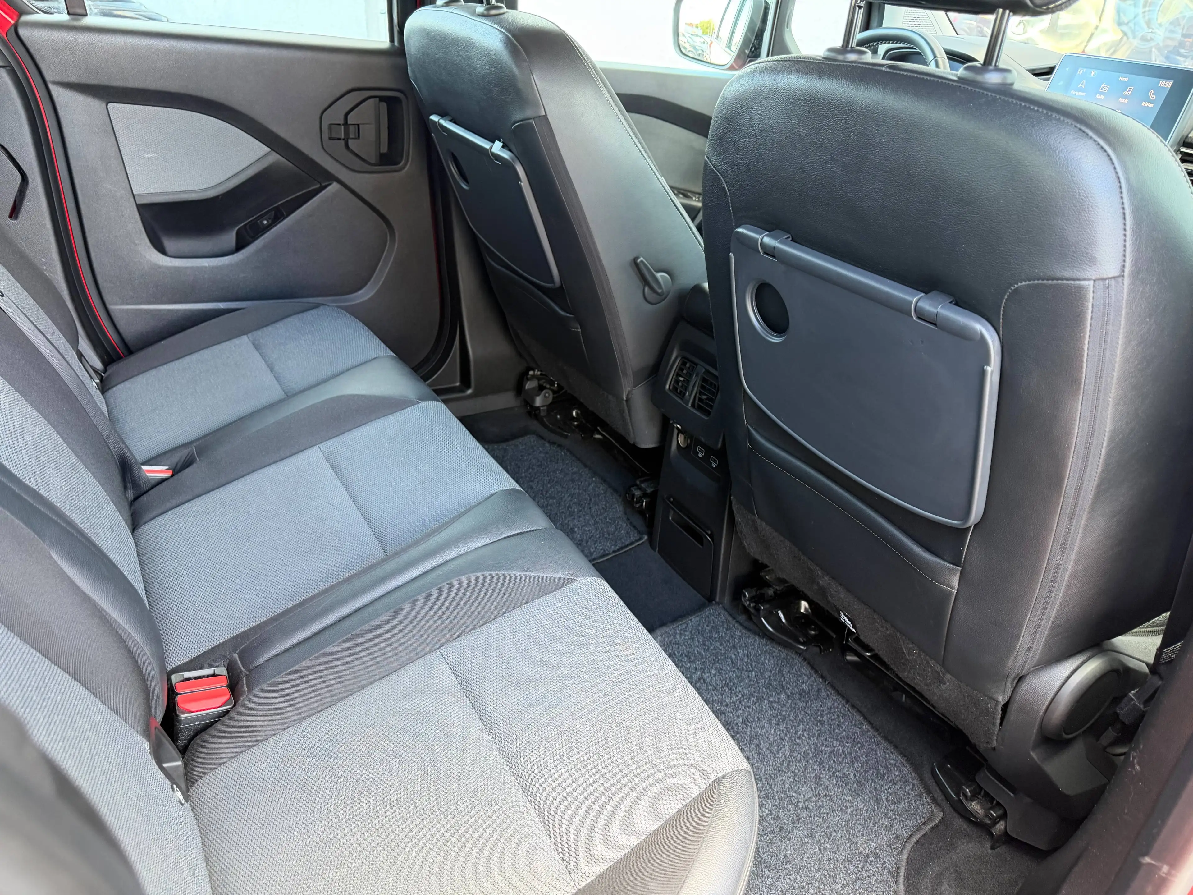 Renault Kangoo Intens — photo 15