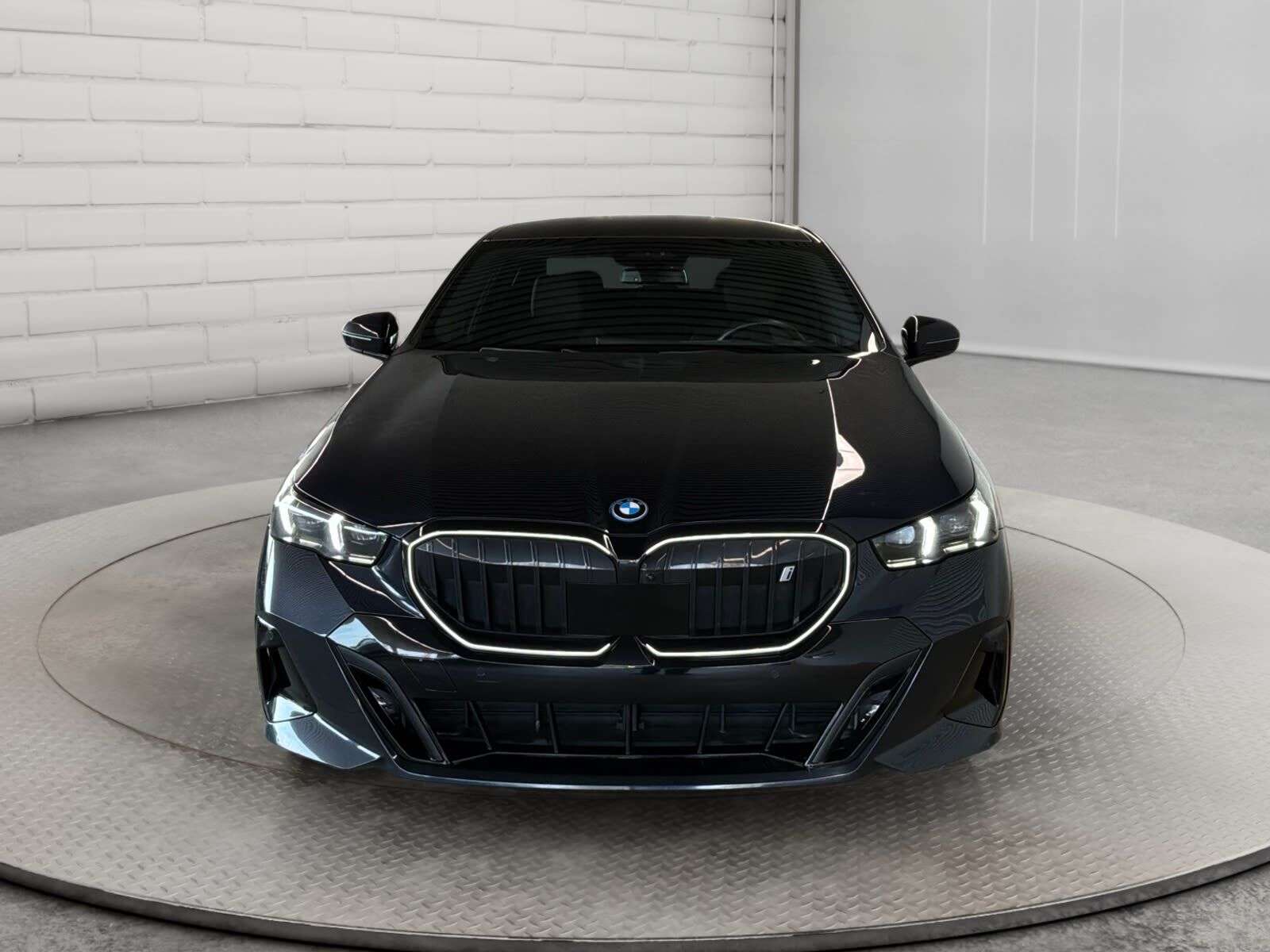 2025 BMW i5 xDrive40 — снимка 2