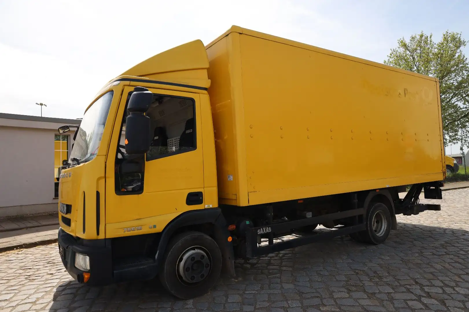 Iveco M752/Ladebordwand Gelb - 2