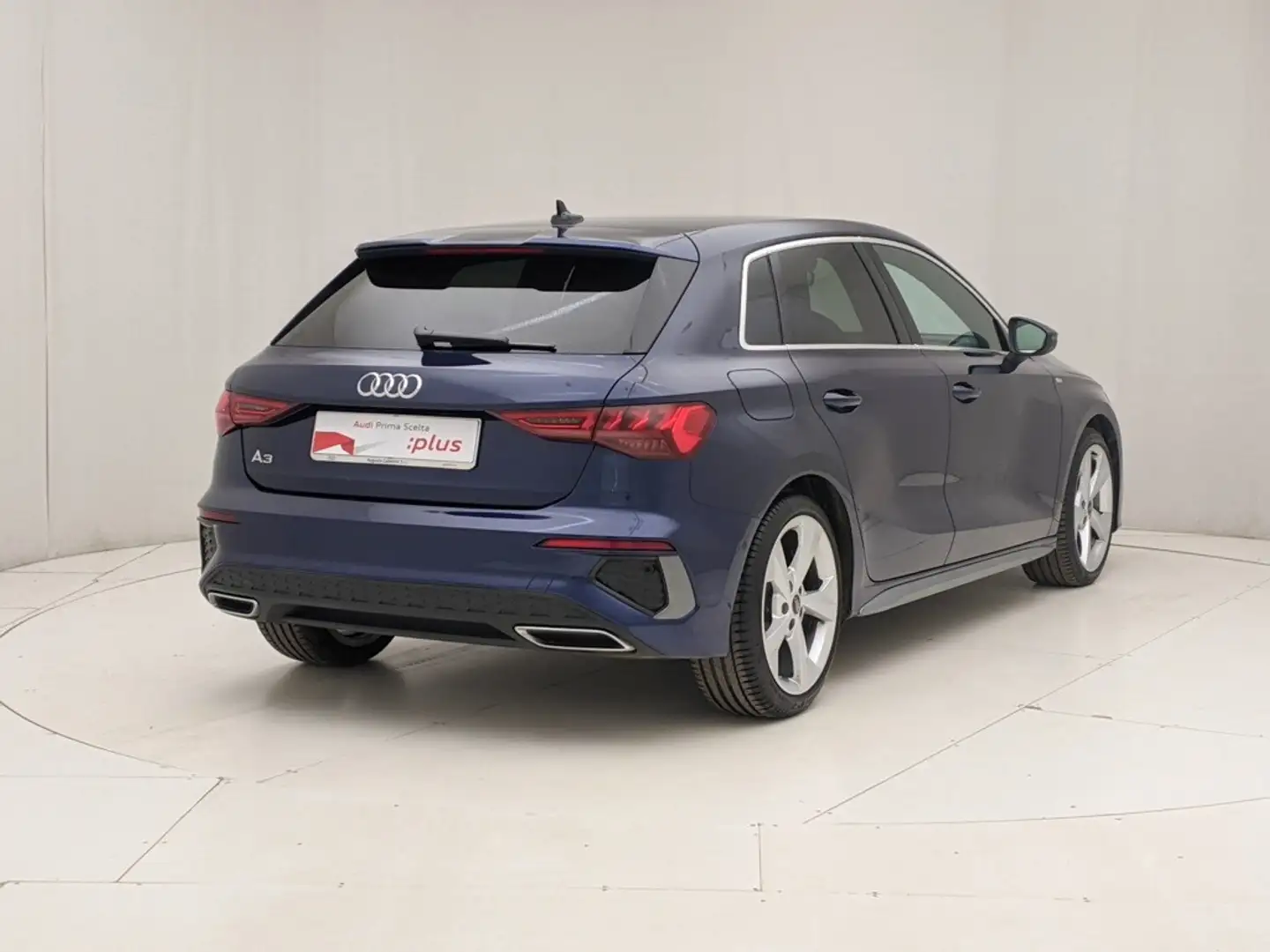 Audi A3 SPB 35 TDI S tronic S line edition Blu/Azzurro - 2