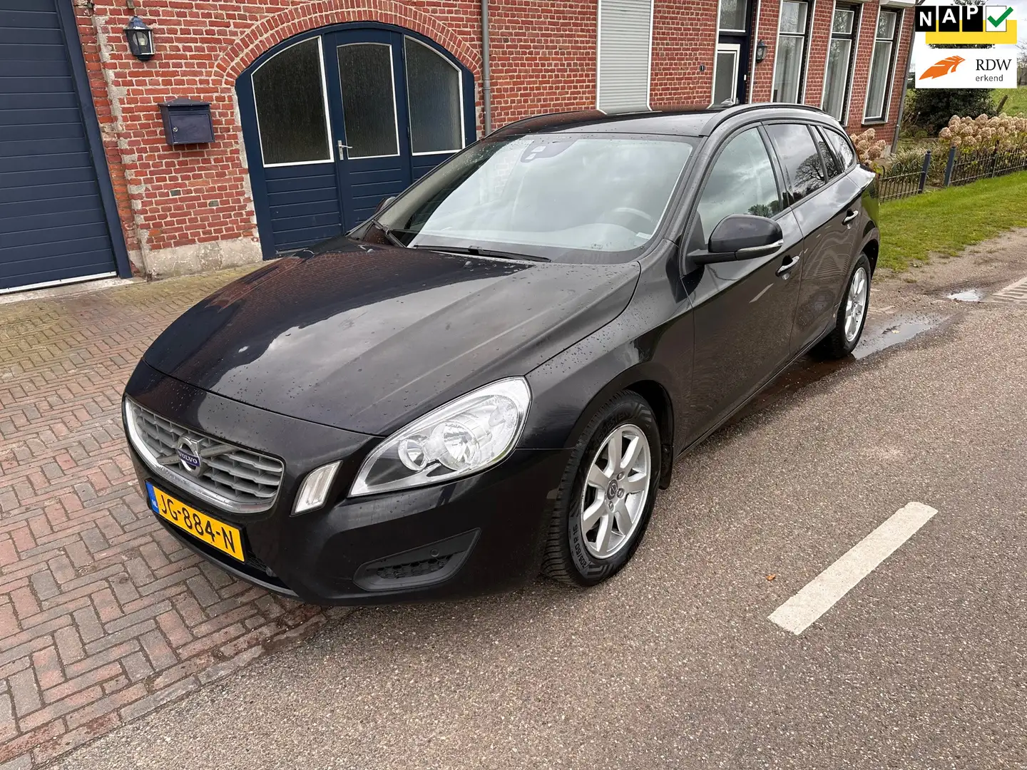 Volvo V60 1.6 DRIVe Kinetic apk t/m 11-03-2026 Nero - 1