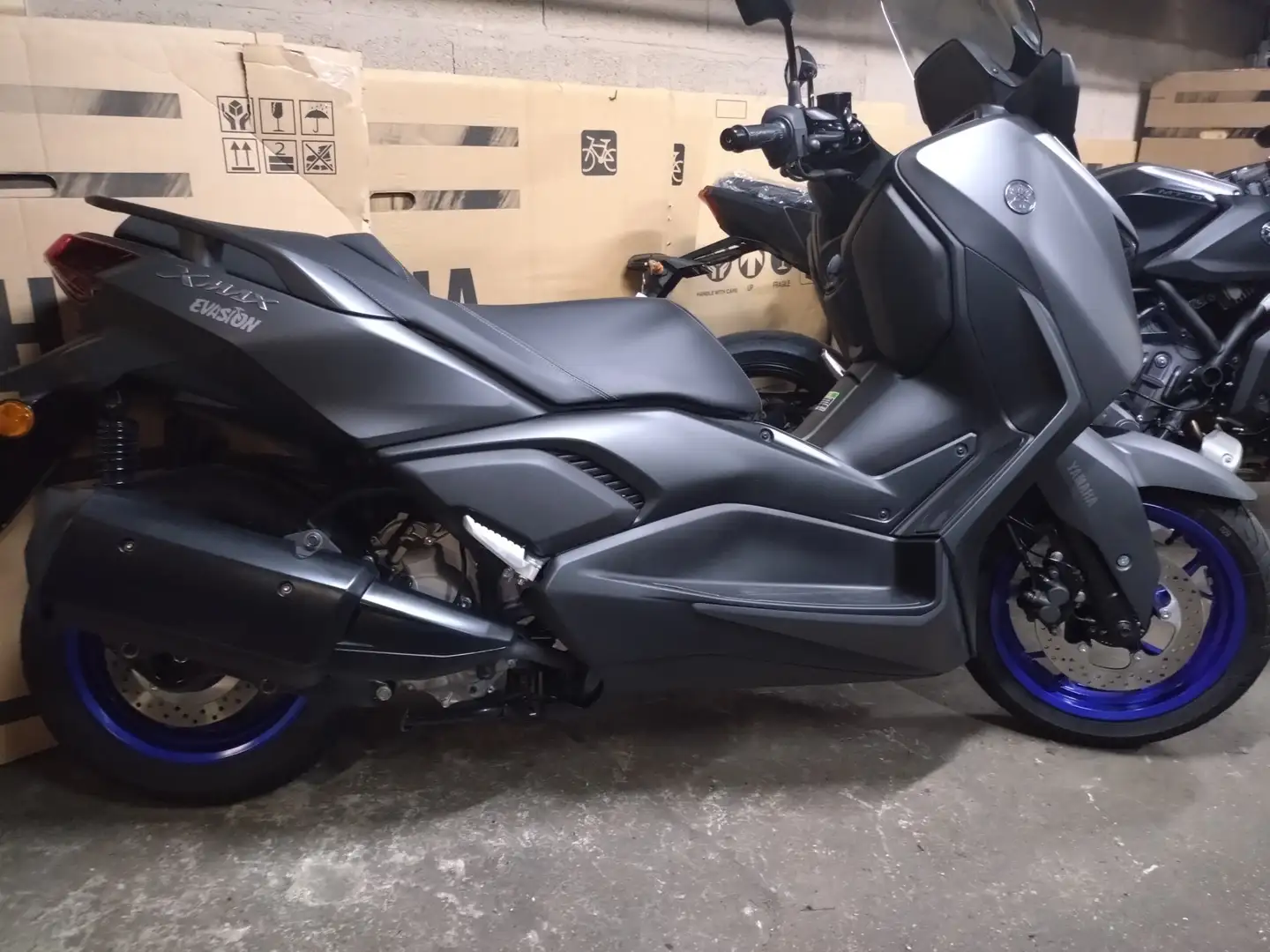 Yamaha X-Max 300 Grigio - 1