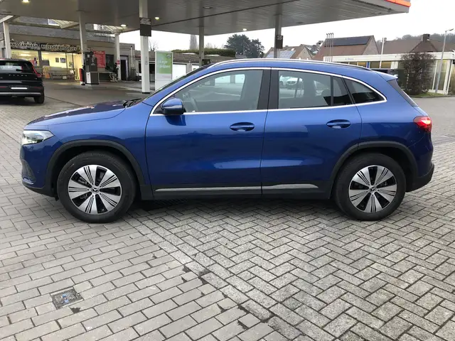 Mercedes-Benz EQA 300 EQA 300 4MATIC Winterpack,Carplay,Sfeerverlichting