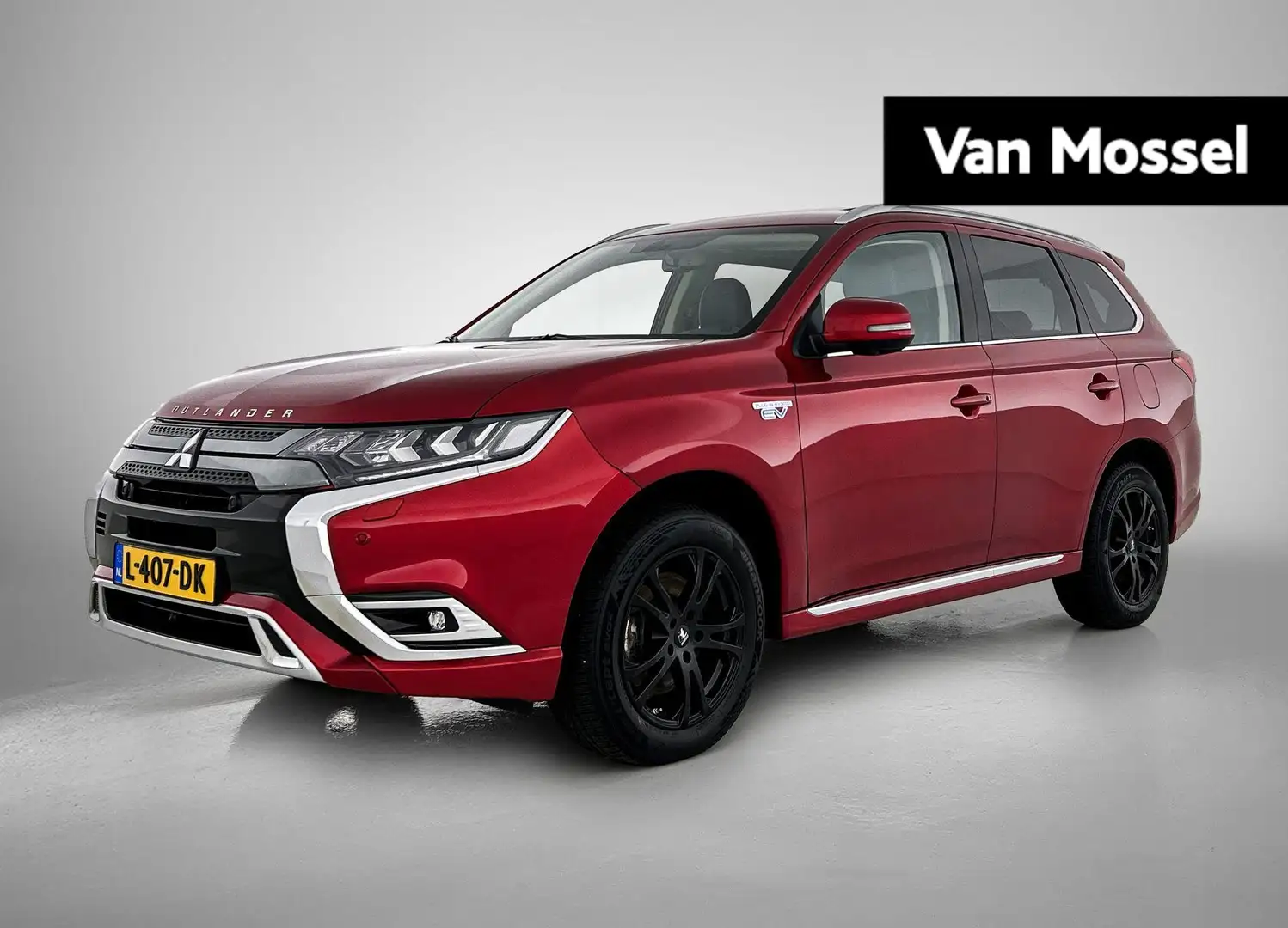 Mitsubishi Outlander 2.4 PHEV Intense+ | Panoramadak | Trekhaak | Camer Rood - 1