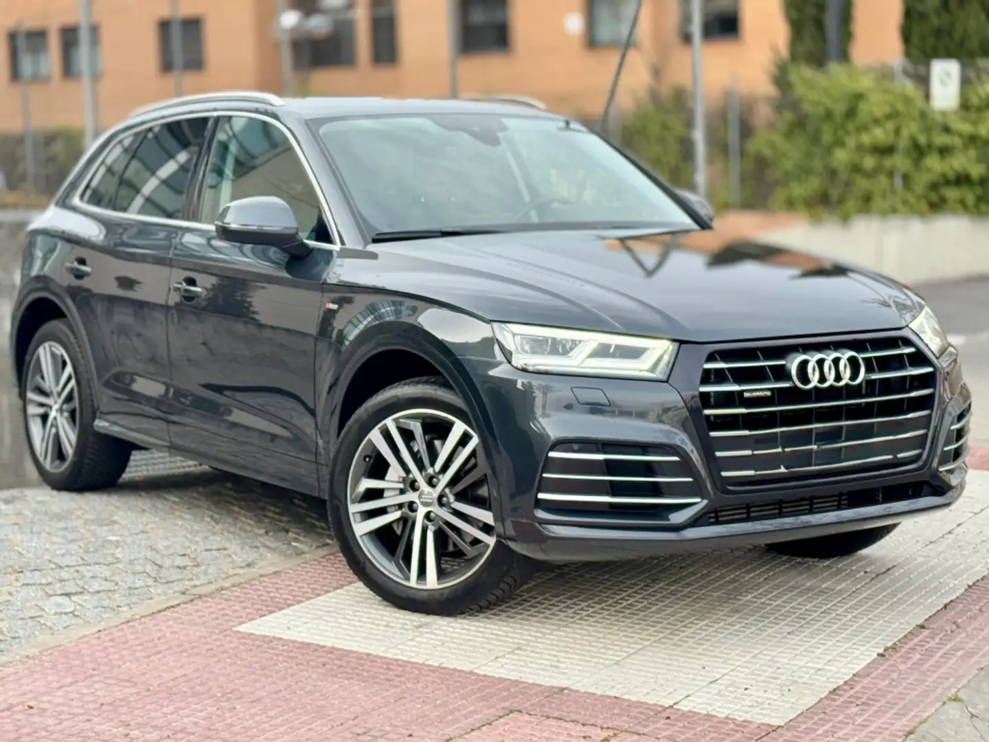 Audi Q5 55 TFSIe S line quattro-ultra S tronic Gris - 1