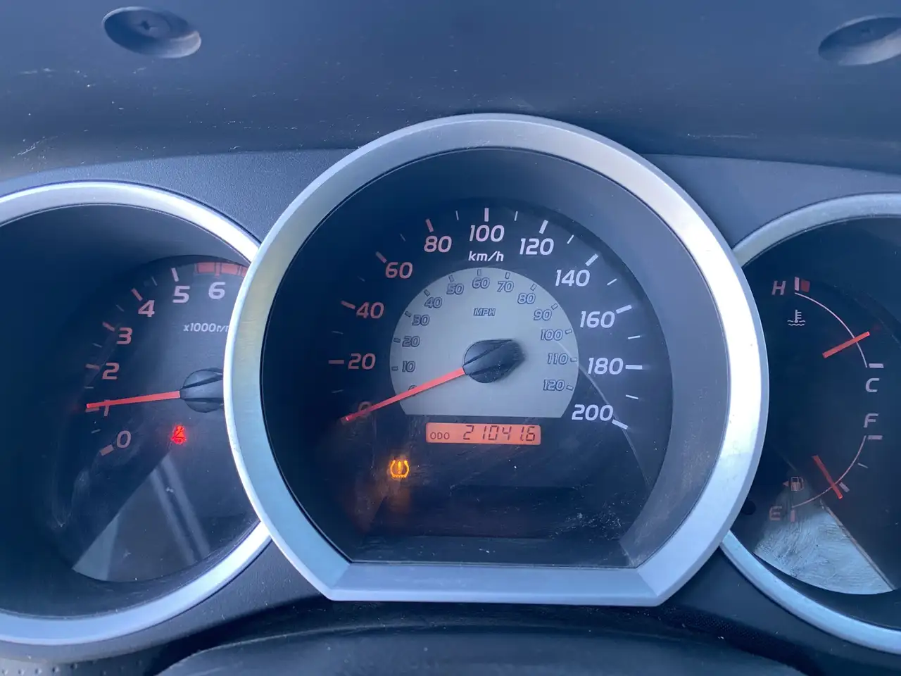 Toyota Tacoma снимка Toyota Tacoma