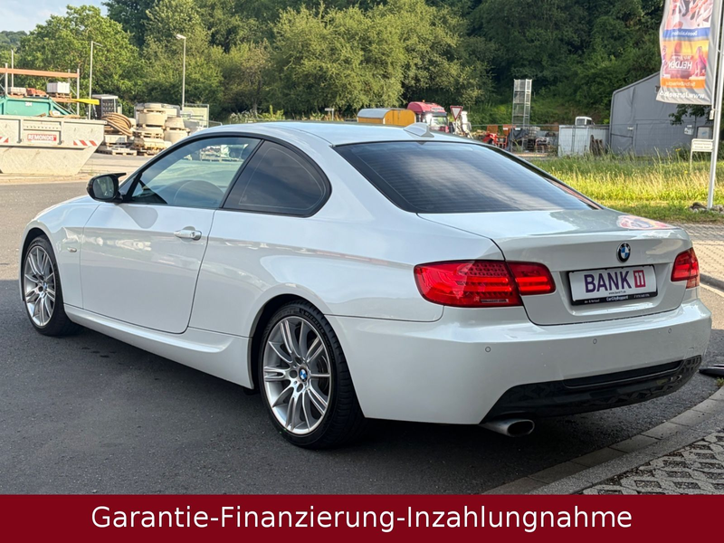 BMW 318 i M-Paket Coupe — photo 2