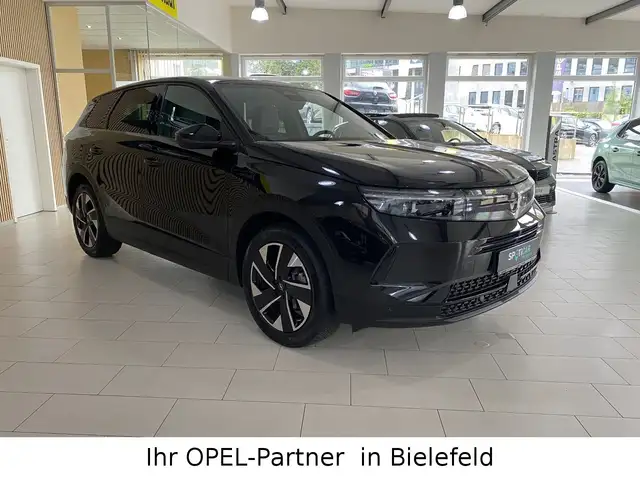 Opel Grandland X view 3