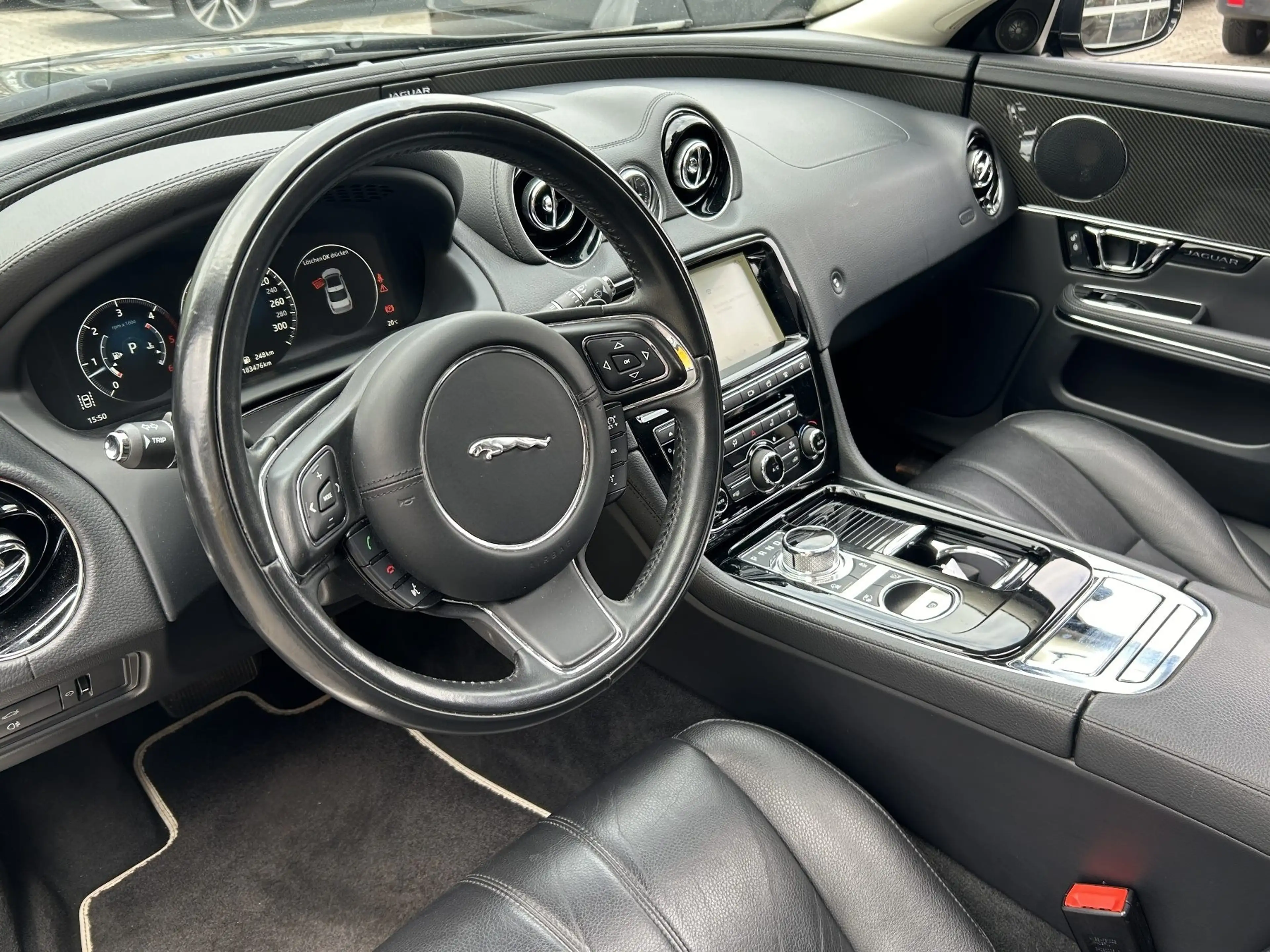 Jaguar XJ Luxury Panoramadach Navi Shz PDC Leder LED — photo 10