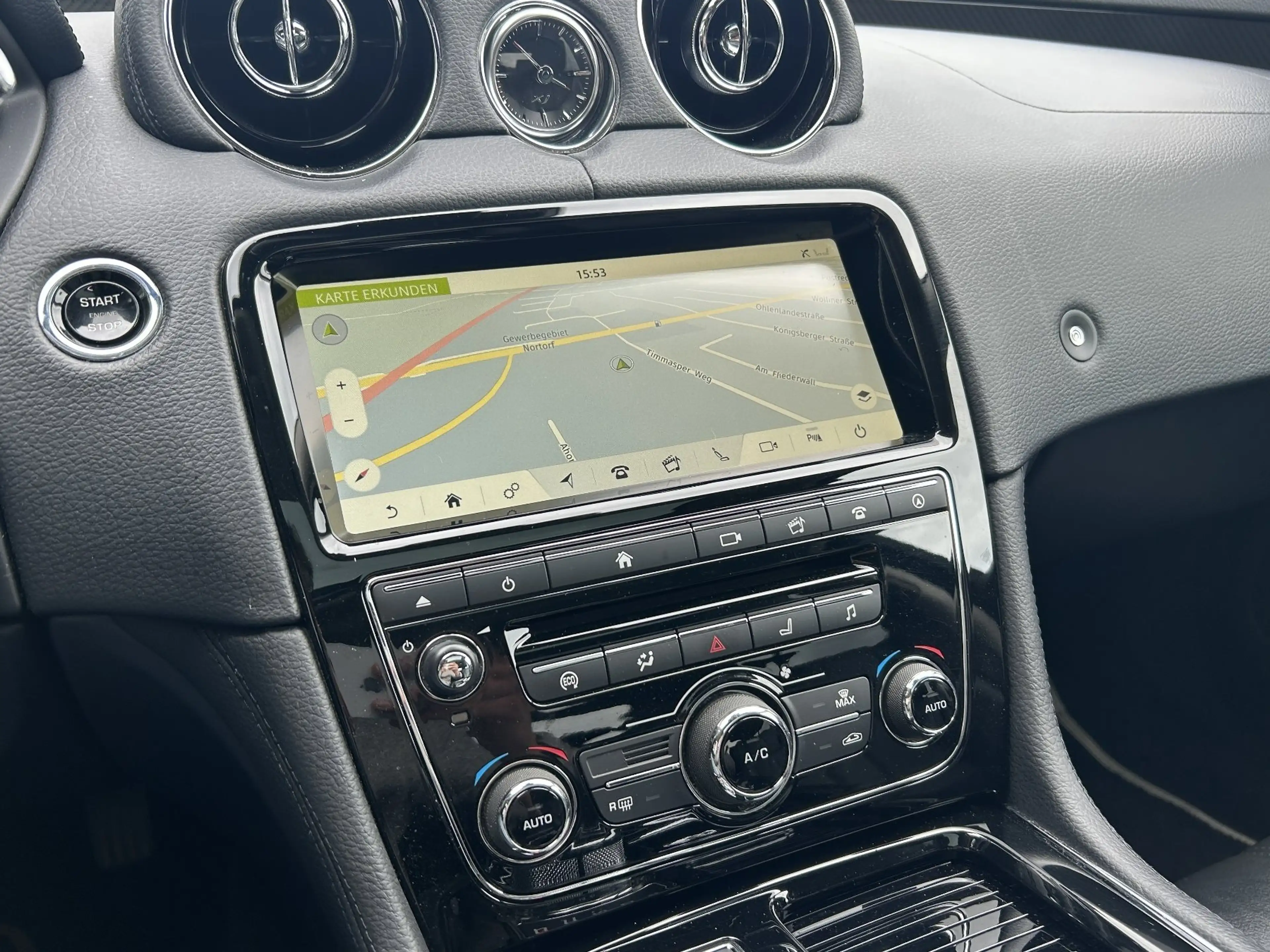 Jaguar XJ Luxury Panoramadach Navi Shz PDC Leder LED — photo 22