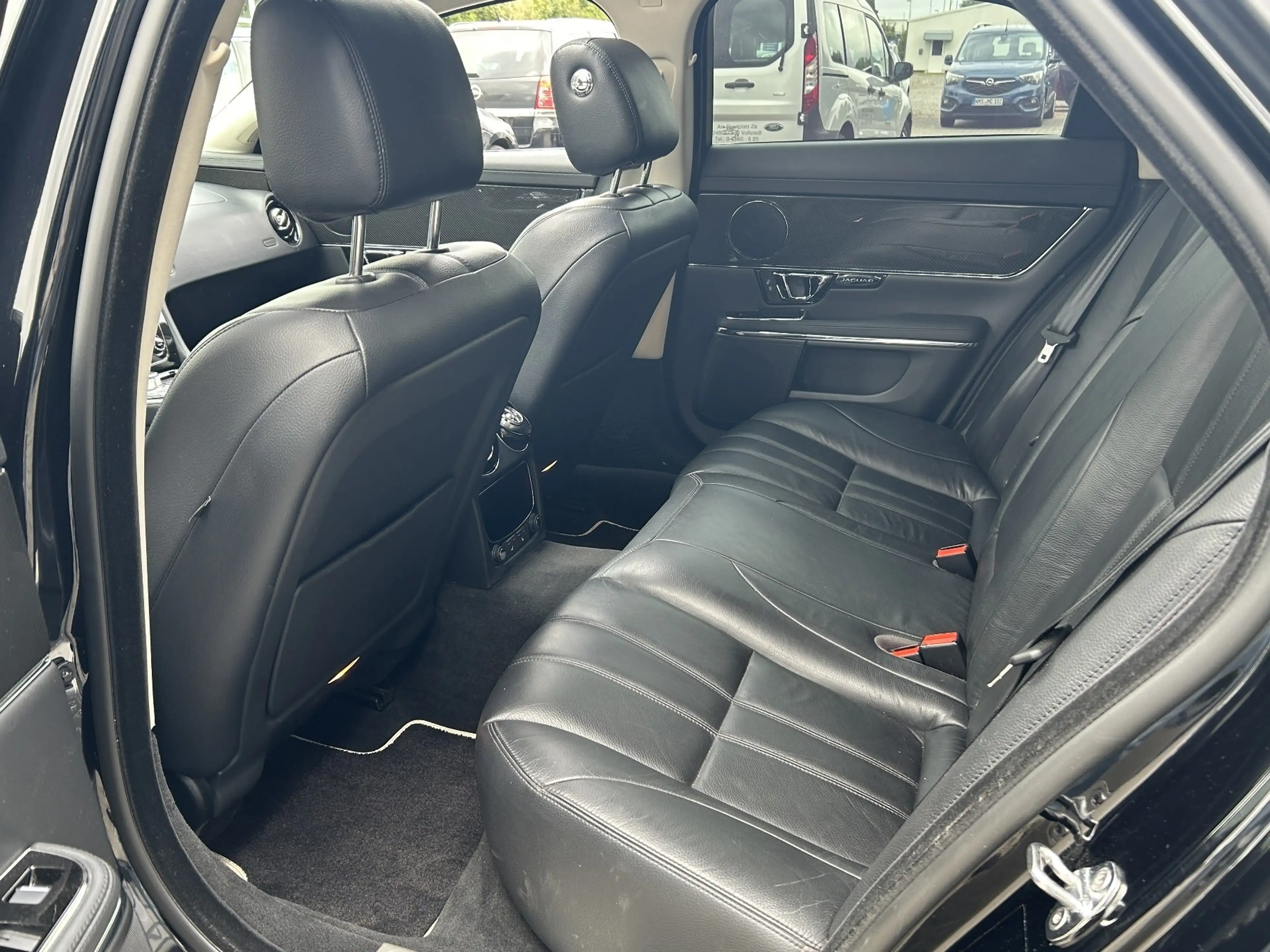 Jaguar XJ Luxury Panoramadach Navi Shz PDC Leder LED — photo 12