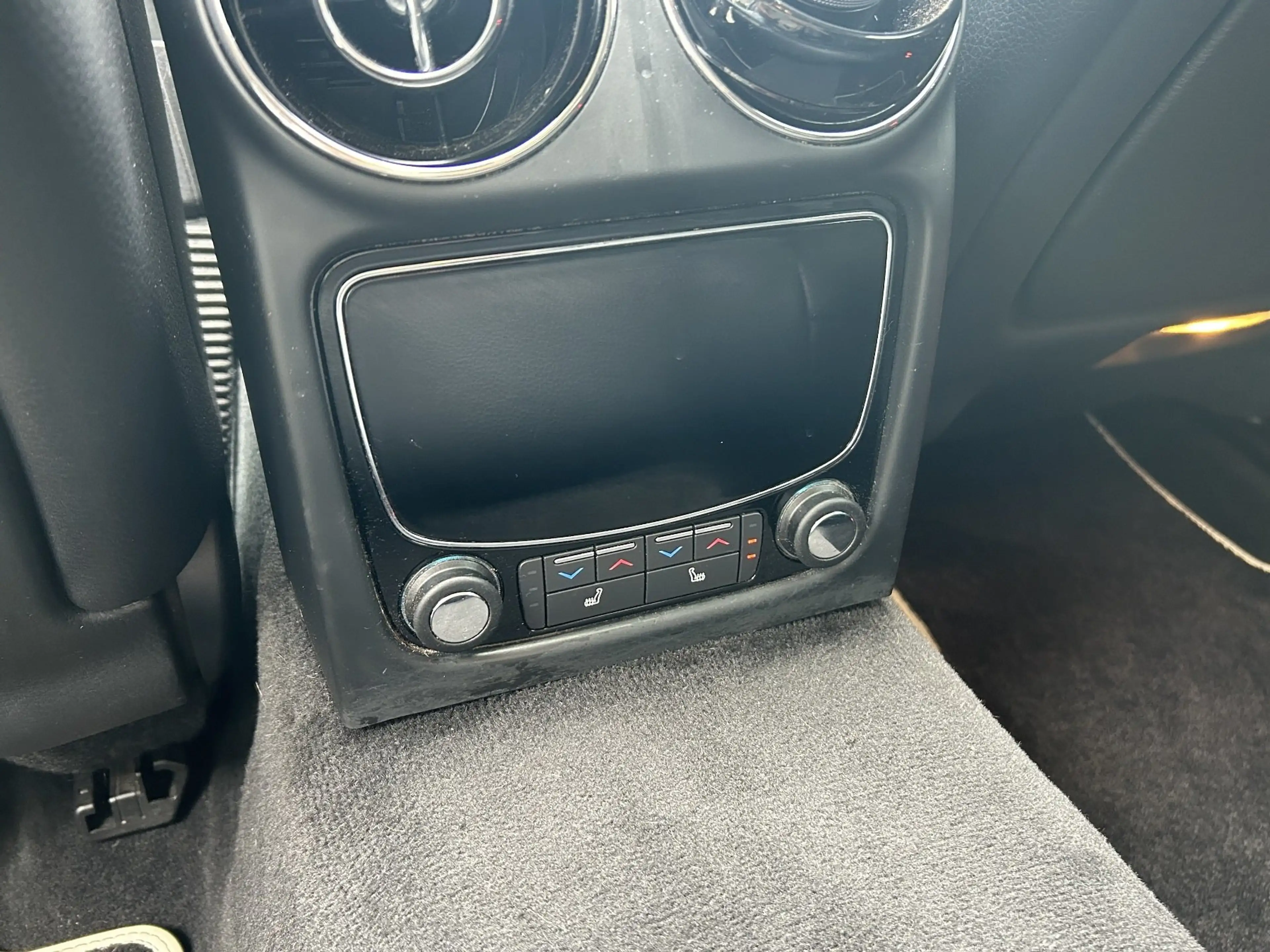 Jaguar XJ Luxury Panoramadach Navi Shz PDC Leder LED — photo 13