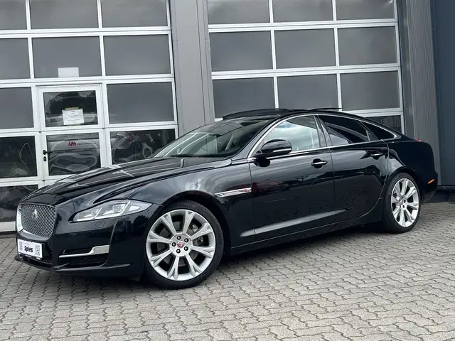 Jaguar XJ "Luxury" Panoramadach / Leder / Kamera