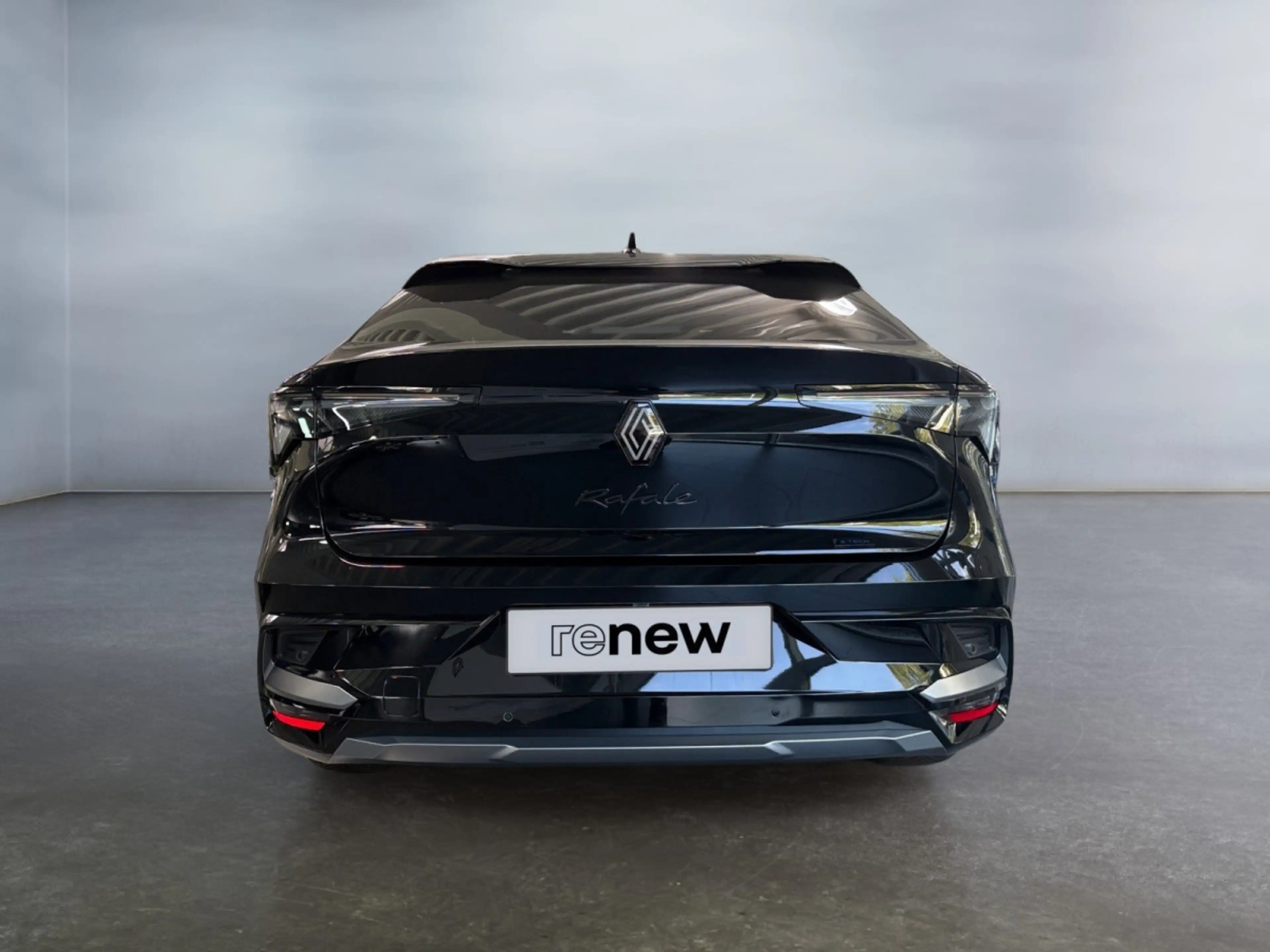 Renault Rafale 1.2 E-Tech Esprit Alpine E-Tech 4x4 plug-in hybrid — photo 4