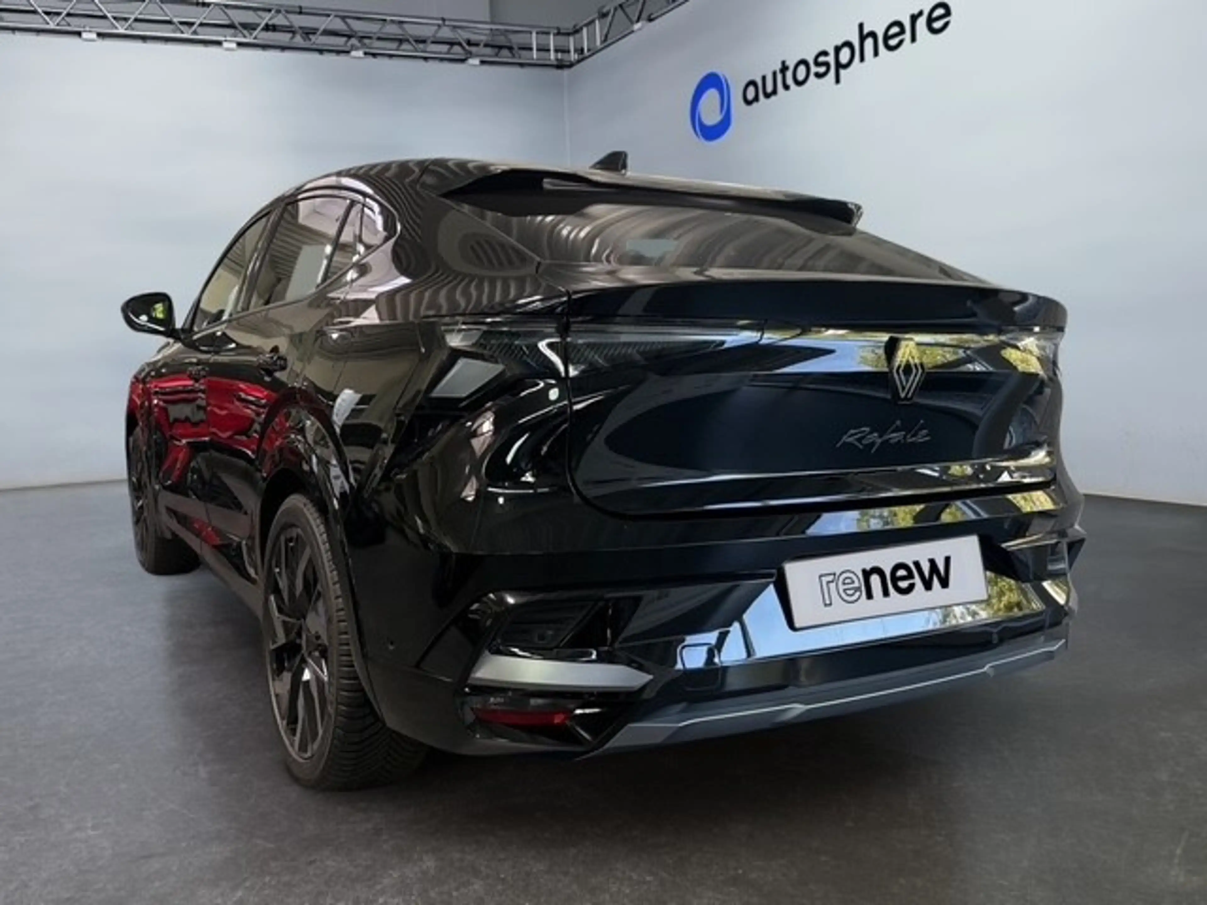 Renault Rafale 1.2 E-Tech Esprit Alpine E-Tech 4x4 plug-in hybrid — photo 3