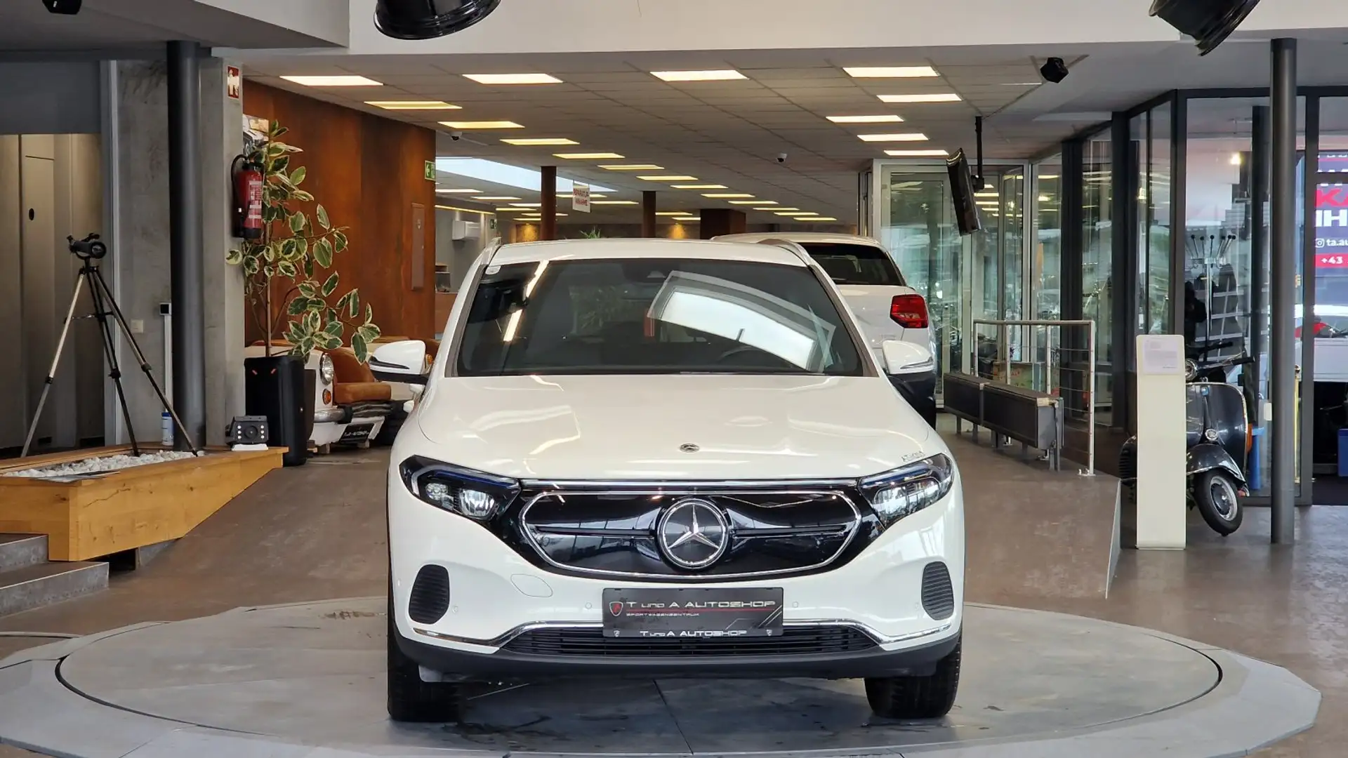 Mercedes-Benz EQA 250 Elektro Aut. *AHK*Navi*Kamera*18Zoll*LED* Weiß - 2