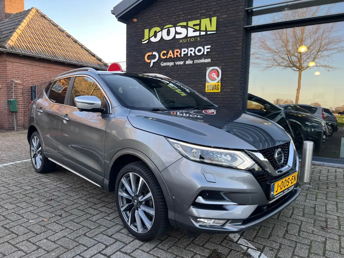 Nissan Qashqai 1.3 DIG-T TEKNA +DYNAMIC Gris - 1