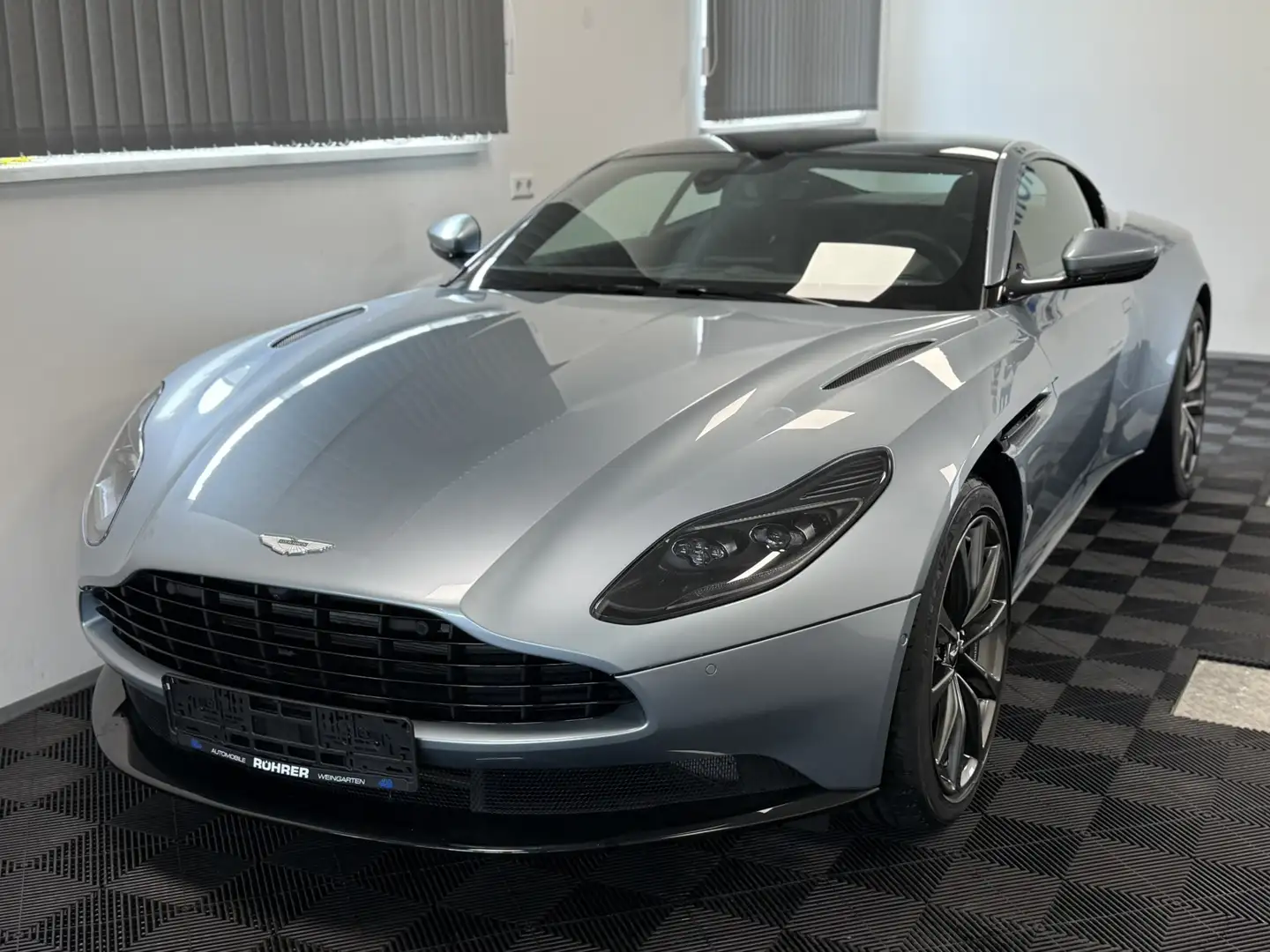 Aston Martin DB11 4.0 V8 Skyfall-Silver 1.Hand unfallfrei Argent - 1
