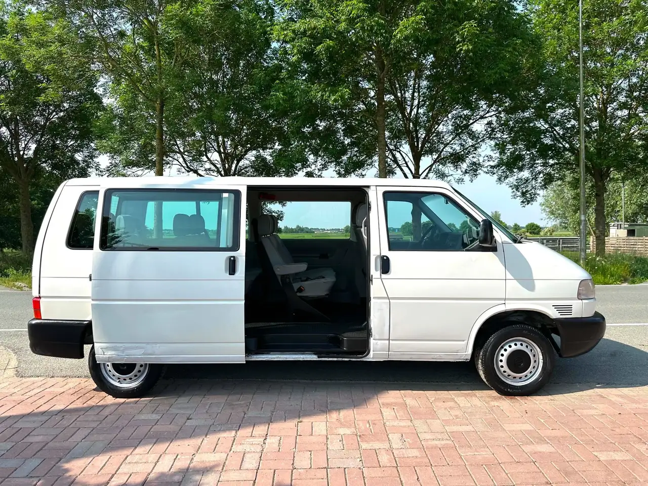 Volkswagen Kombi 1.9 TD 332 Youngtimer 2+2+2+3 Marge, foto 2
