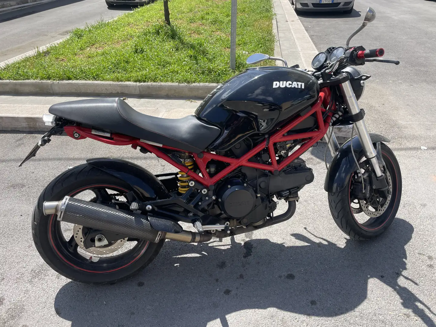 Ducati Monster 695 - 2
