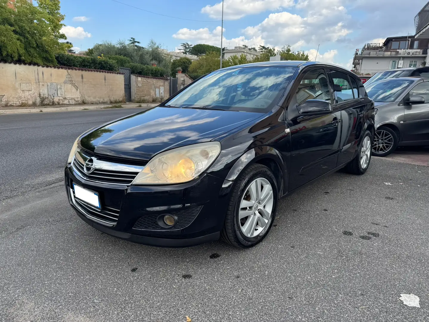 Opel Astra Astra III 2004 5p 1.7 cdti Cosmo 110cv Zwart - 1