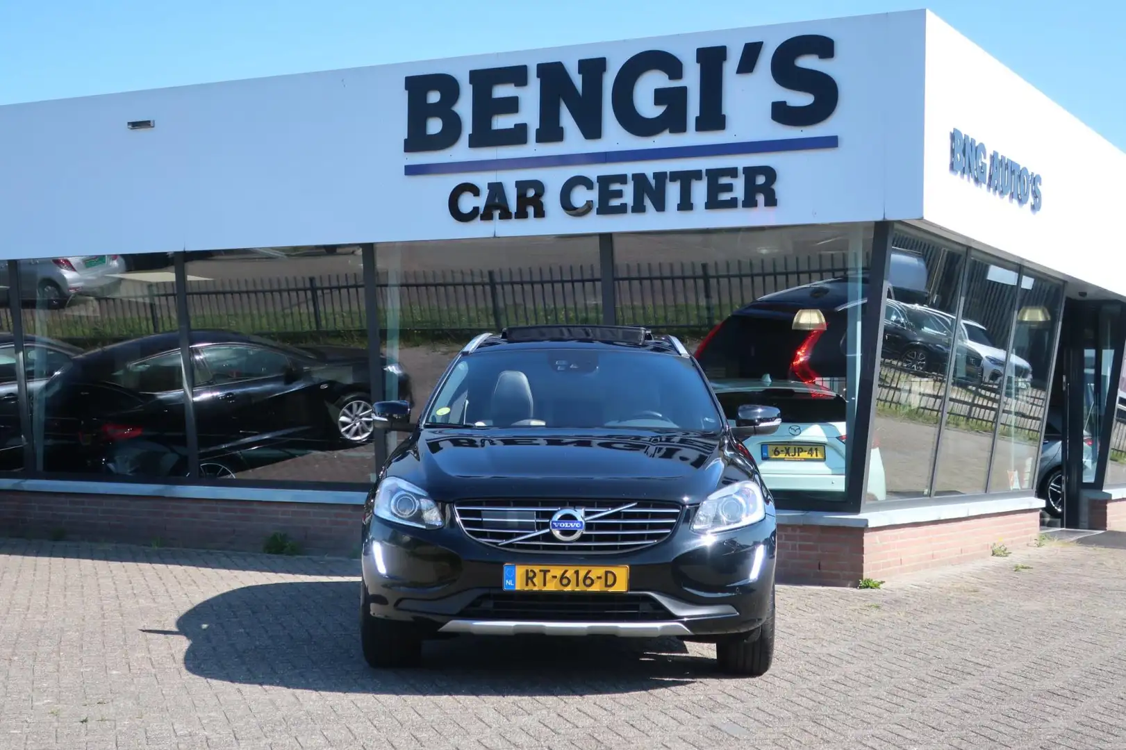 Volvo XC60 2.0 D4 Polar+ 2e EIG_ADAP-CRUIS_PANO_CAM_19-INCH_ Noir - 2