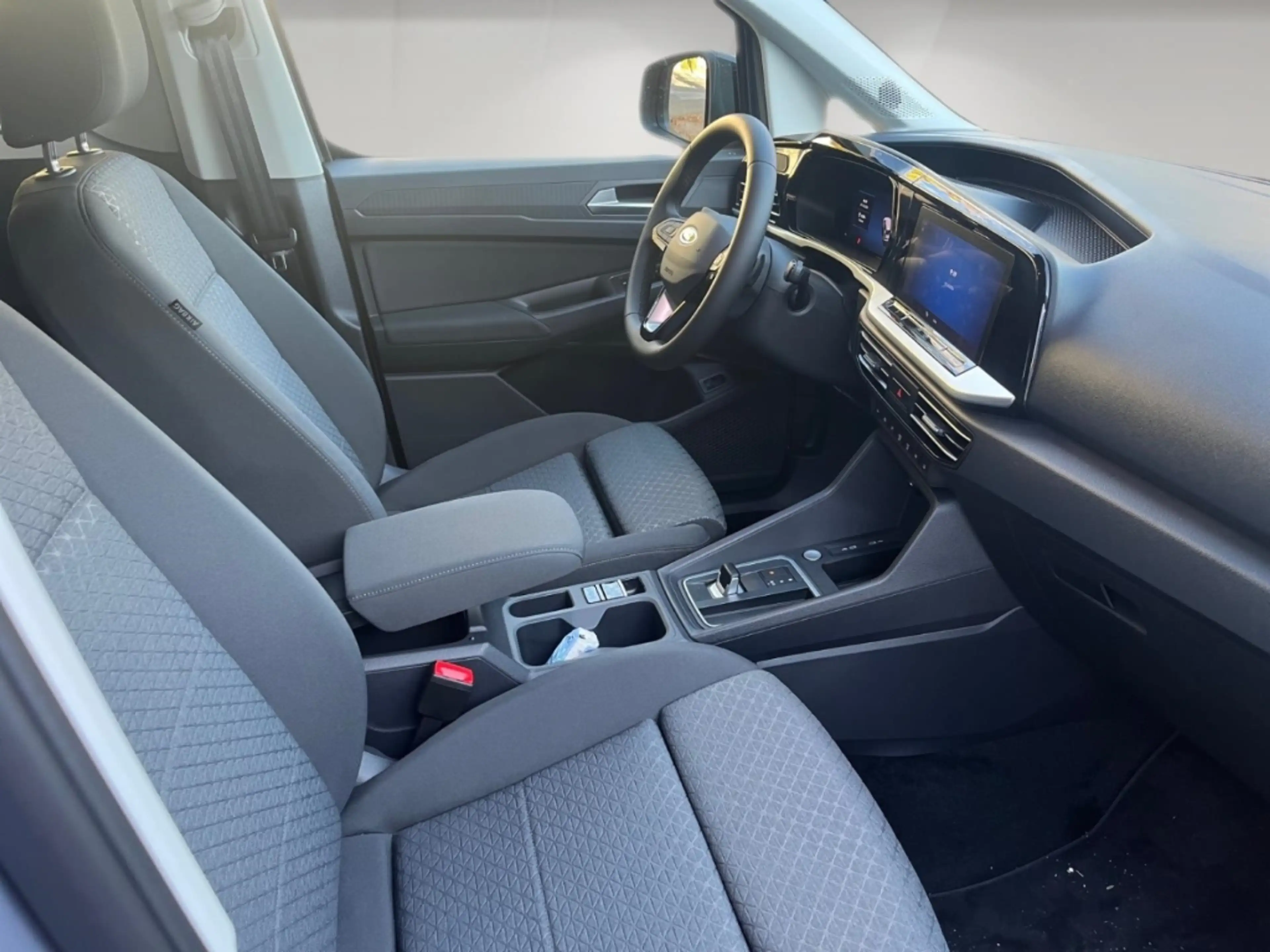 Ford Tourneo Connect Titanium L1 1,5l EcoBoost PHEV Digitales Cockpit L — photo 15
