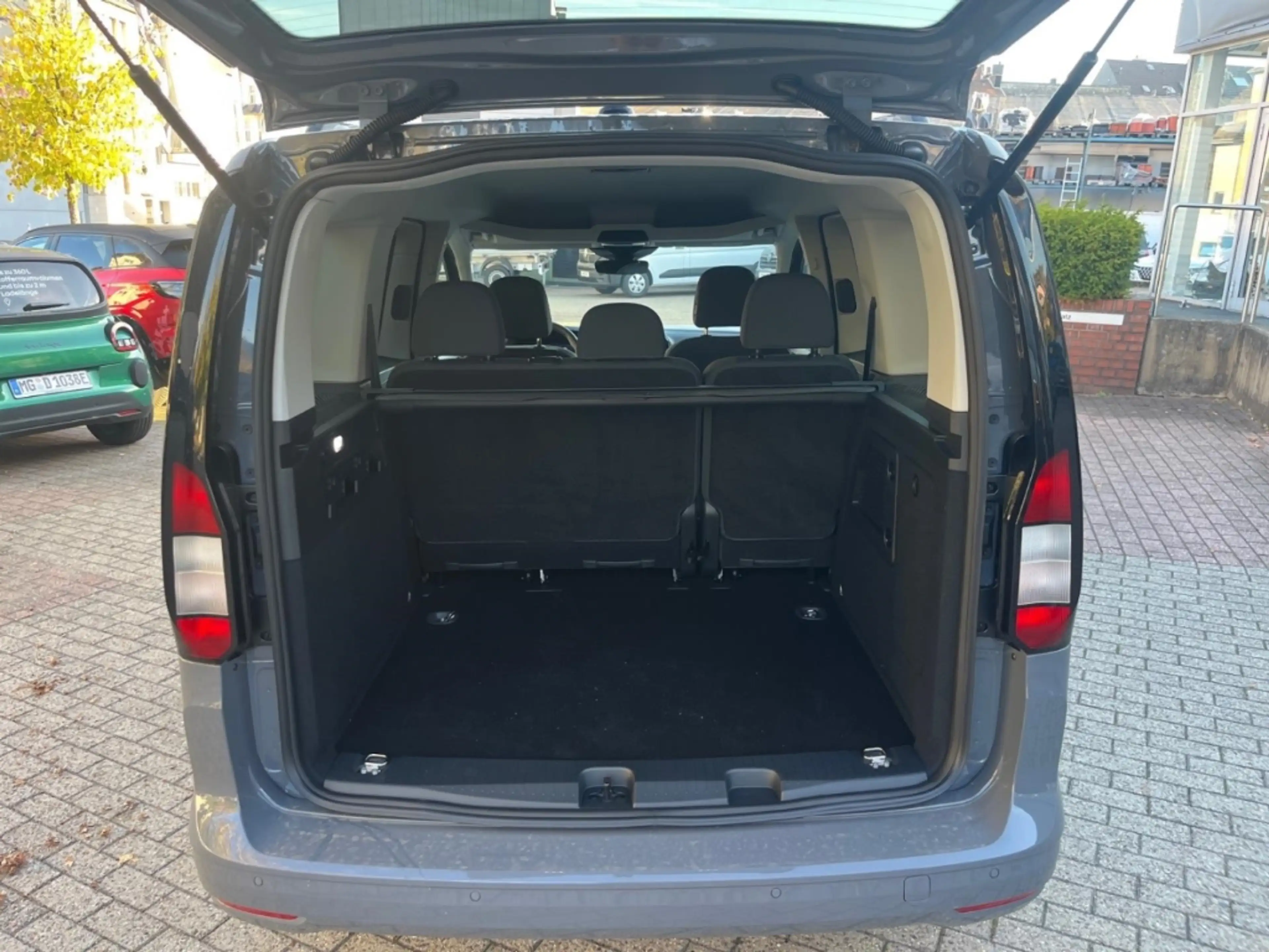Ford Tourneo Connect Titanium L1 1,5l EcoBoost PHEV Digitales Cockpit L — photo 13