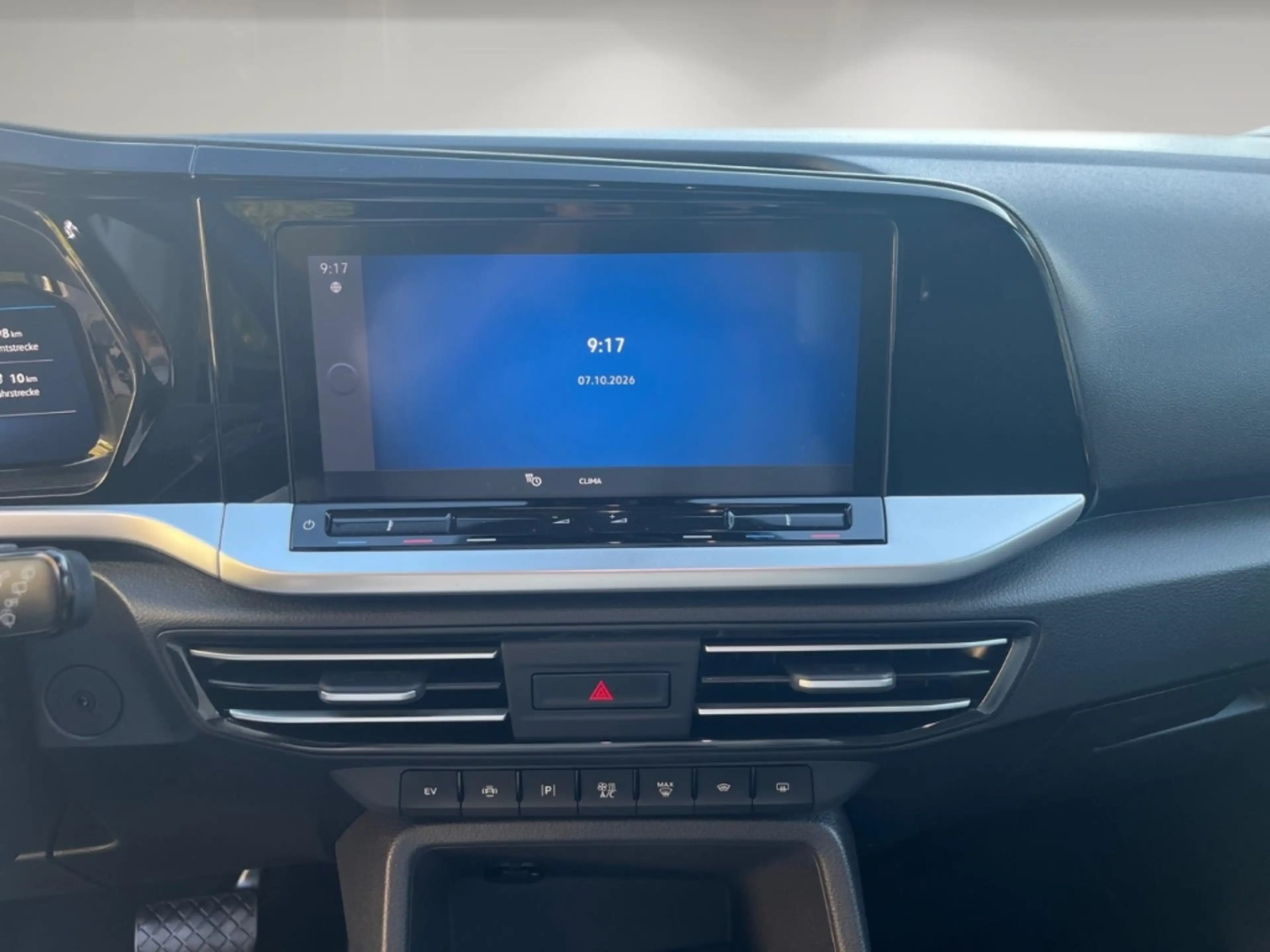 Ford Tourneo Connect Titanium L1 1,5l EcoBoost PHEV Digitales Cockpit L — photo 10
