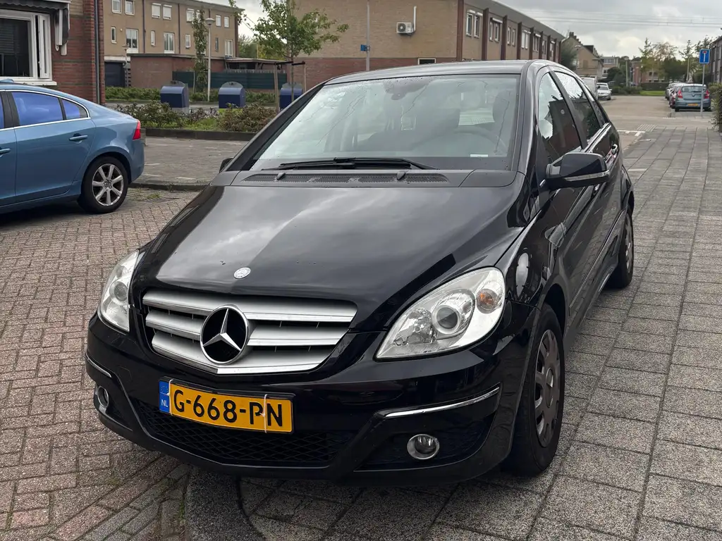 Mercedes-Benz B 160 2010 из Европы — купить под ключ