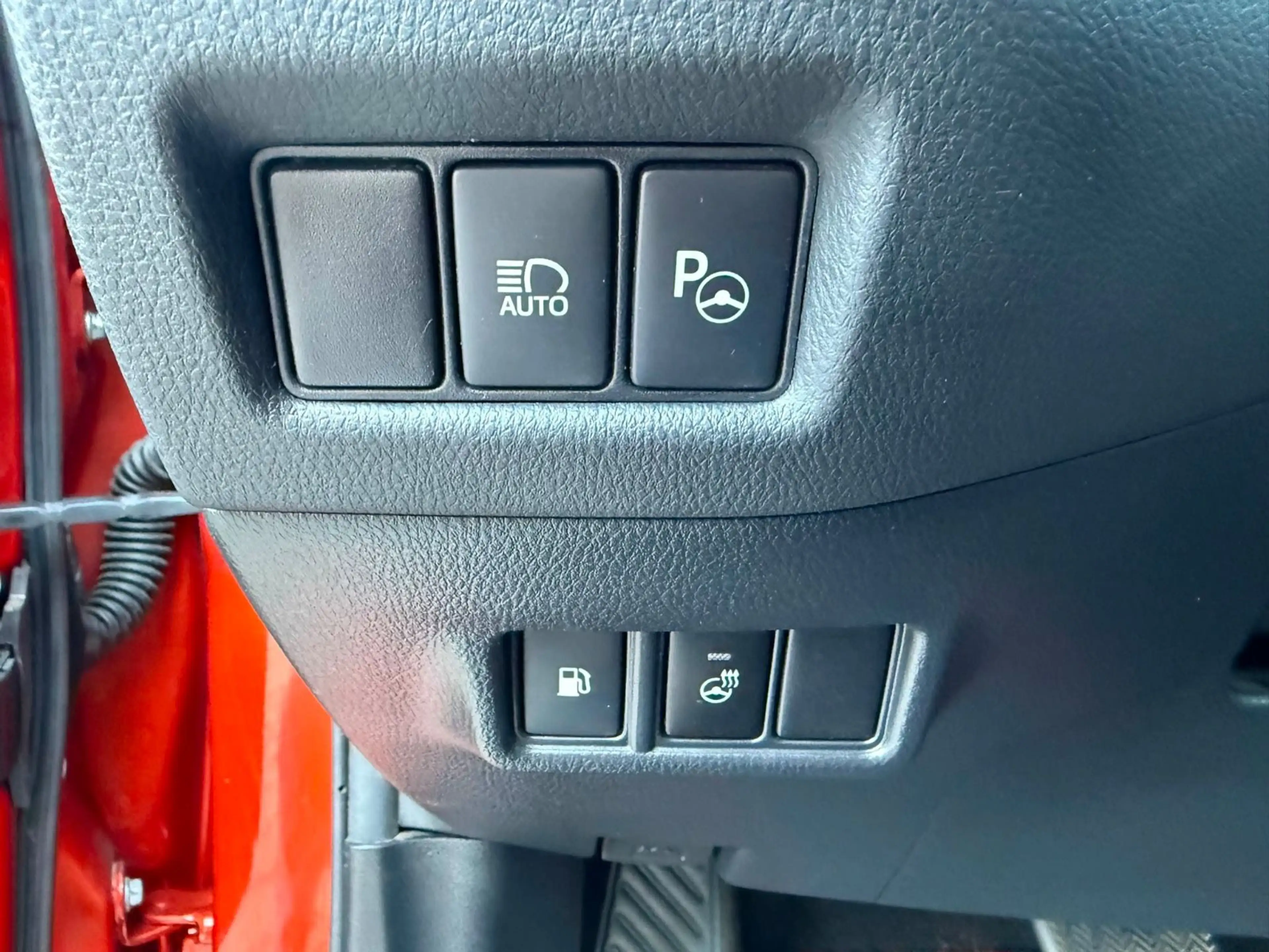 Toyota C-HR Hybrid Orange Edition **JBL** — photo 6