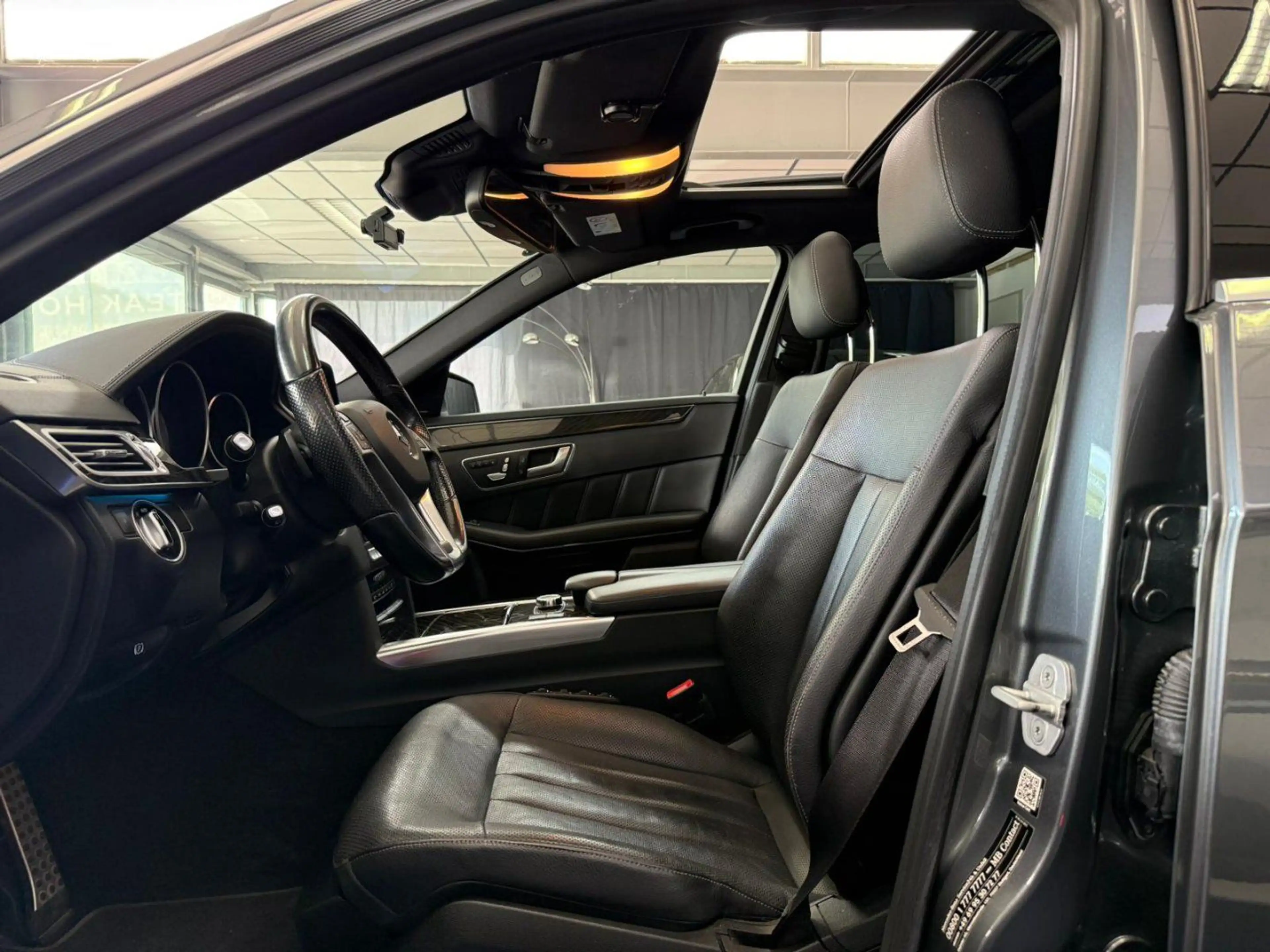 Mercedes-Benz E 350 BlueTEC 4Matic Avantgarde — photo 8