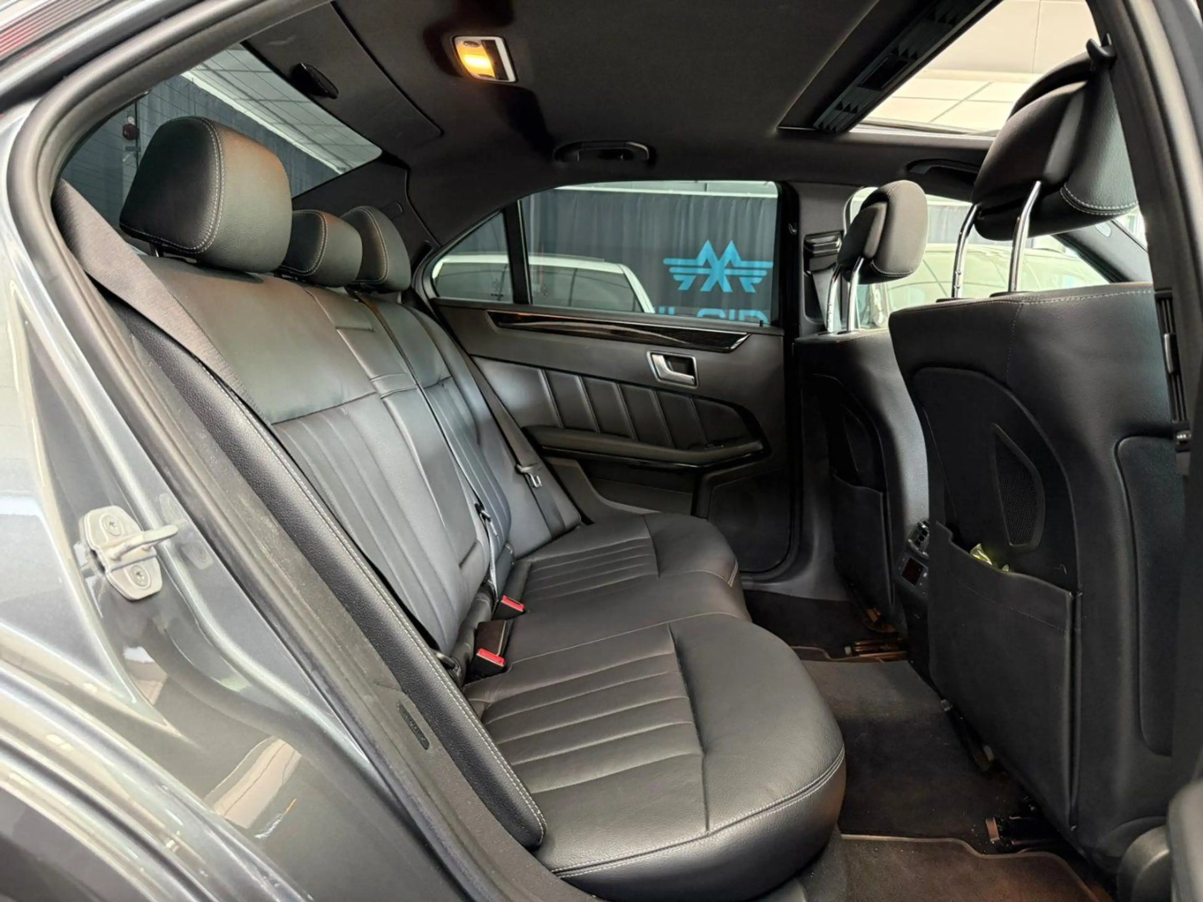 Mercedes-Benz E 350 BlueTEC 4Matic Avantgarde — photo 9
