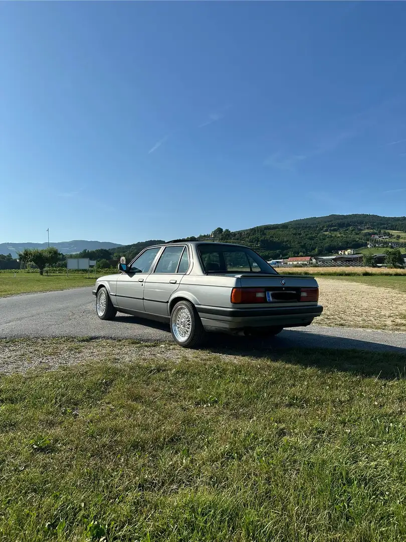 BMW 325 325i - 2