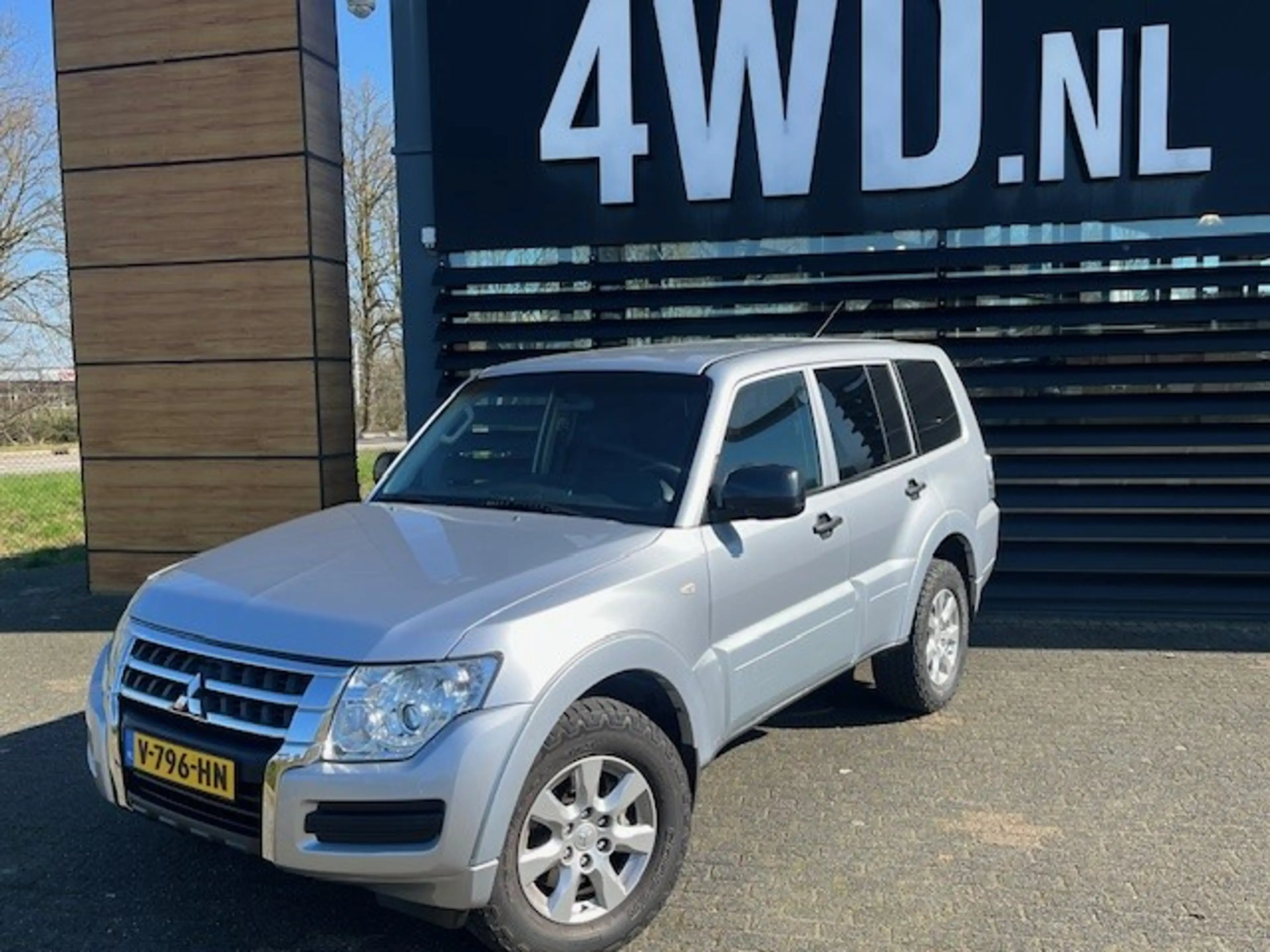 Mitsubishi Pajero 3.2 DI-D AUT 4WD EURO 6 LWB VAN CLIMA NAP 137774 K