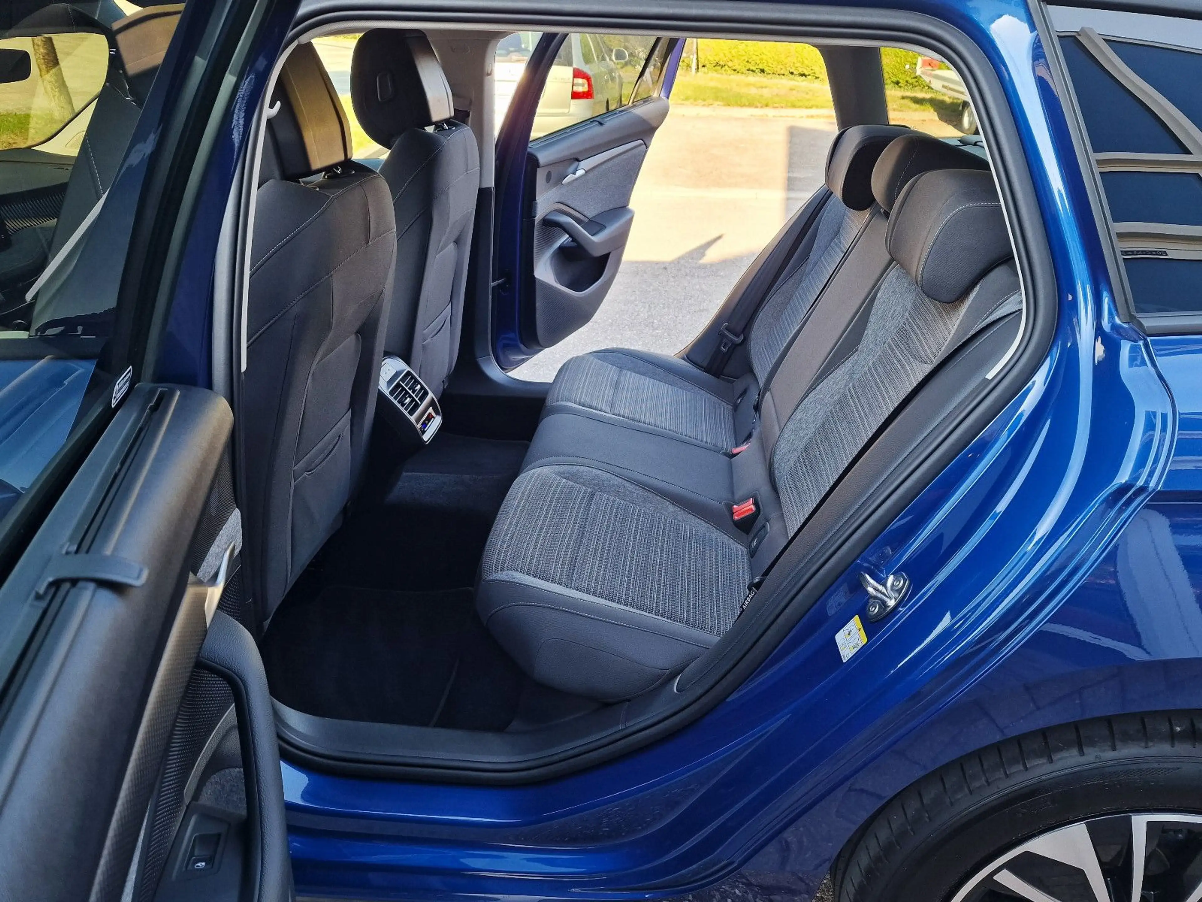 Skoda Superb Kombi iV 204PS Selection 5J-GAR AHK ACC K — photo 12